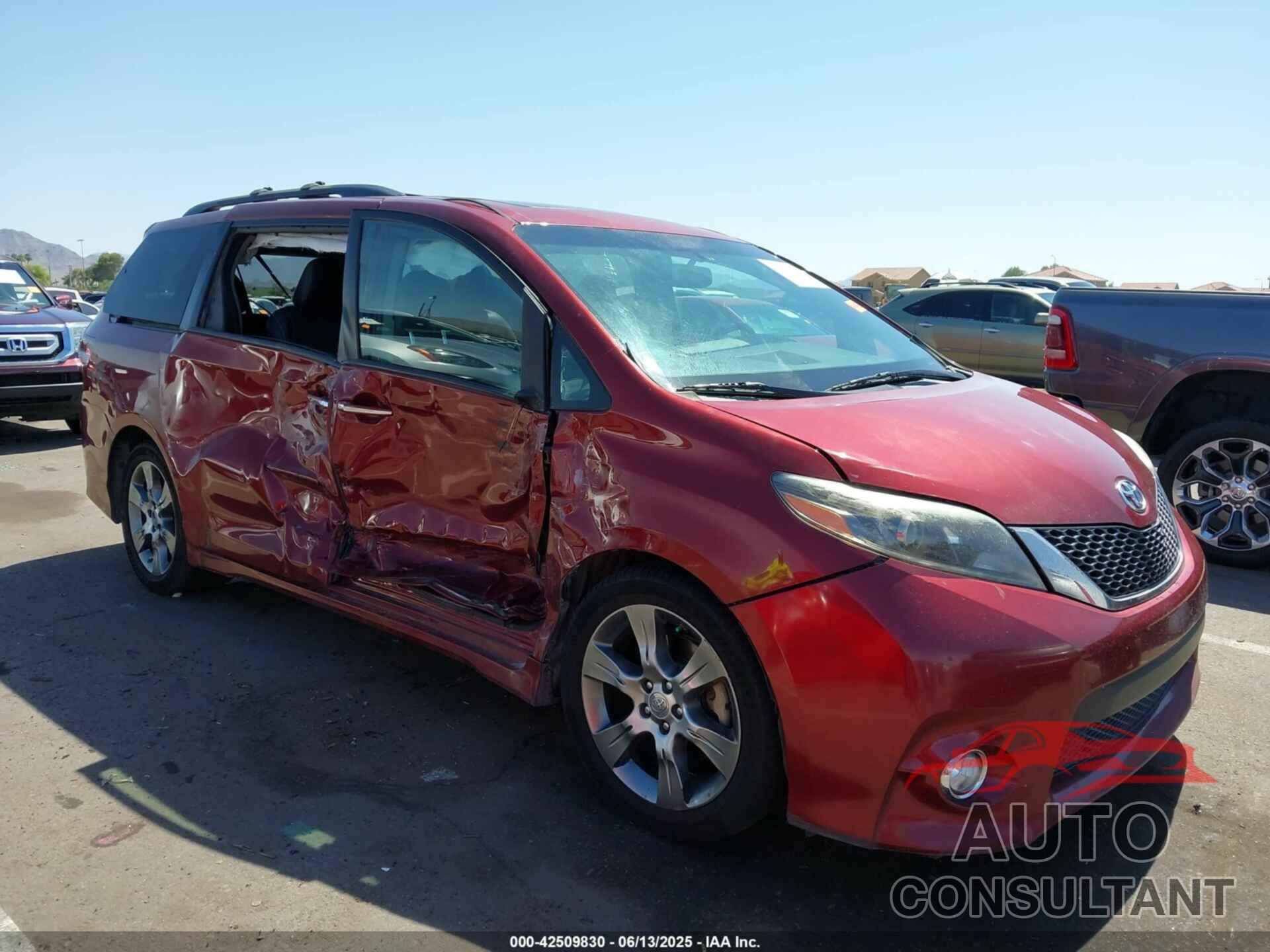 TOYOTA SIENNA 2015 - 5TDXK3DC8FS542287