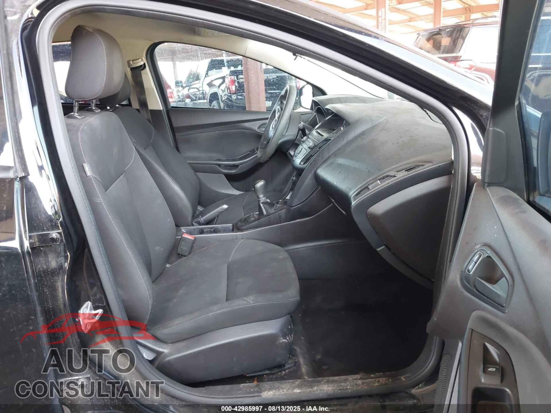 FORD FOCUS 2017 - 1FADP3E2XHL277473