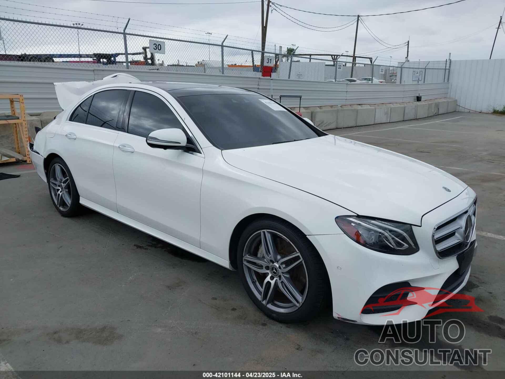 MERCEDES-BENZ E 300 2019 - WDDZF4JB9KA611936