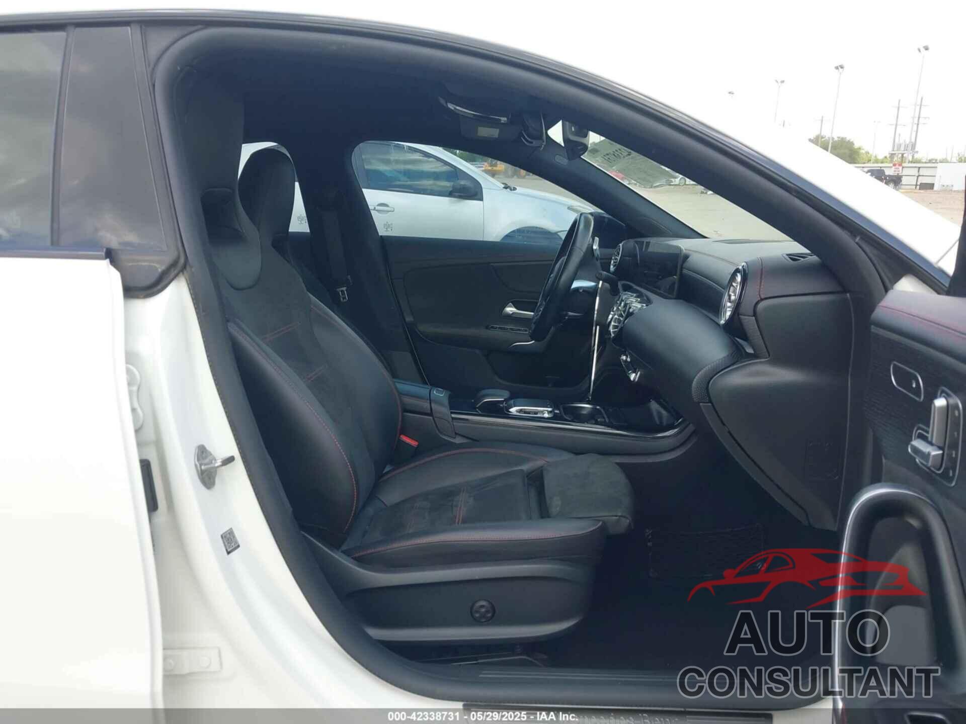 MERCEDES-BENZ CLA 250 2020 - W1K5J4GB4LN102187