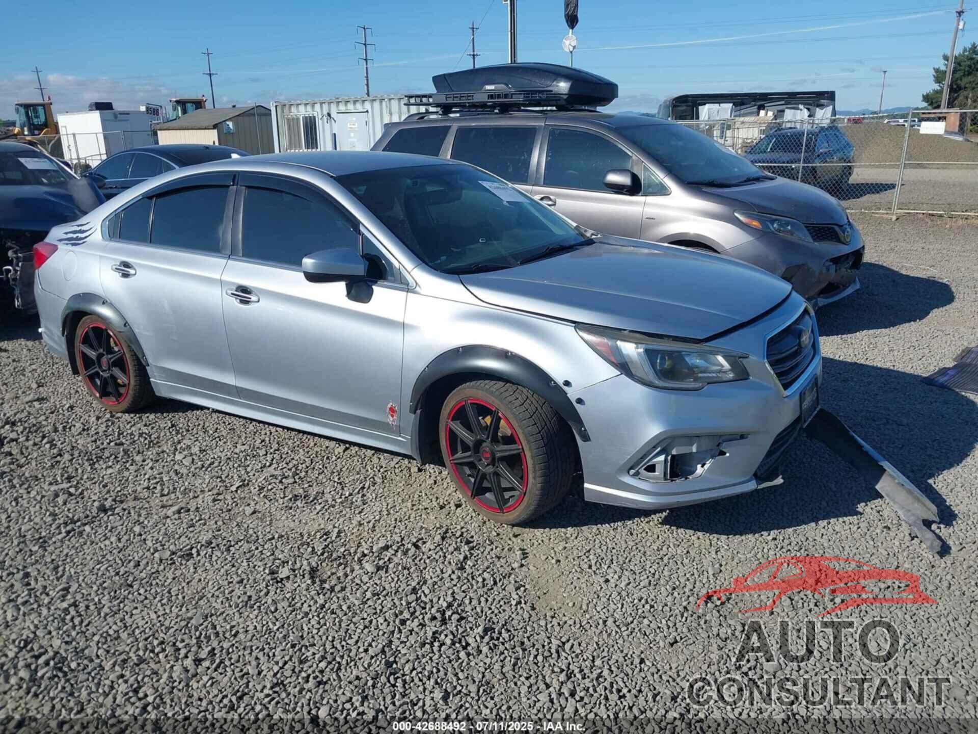 SUBARU LEGACY 2019 - 4S3BNAF62K3034938
