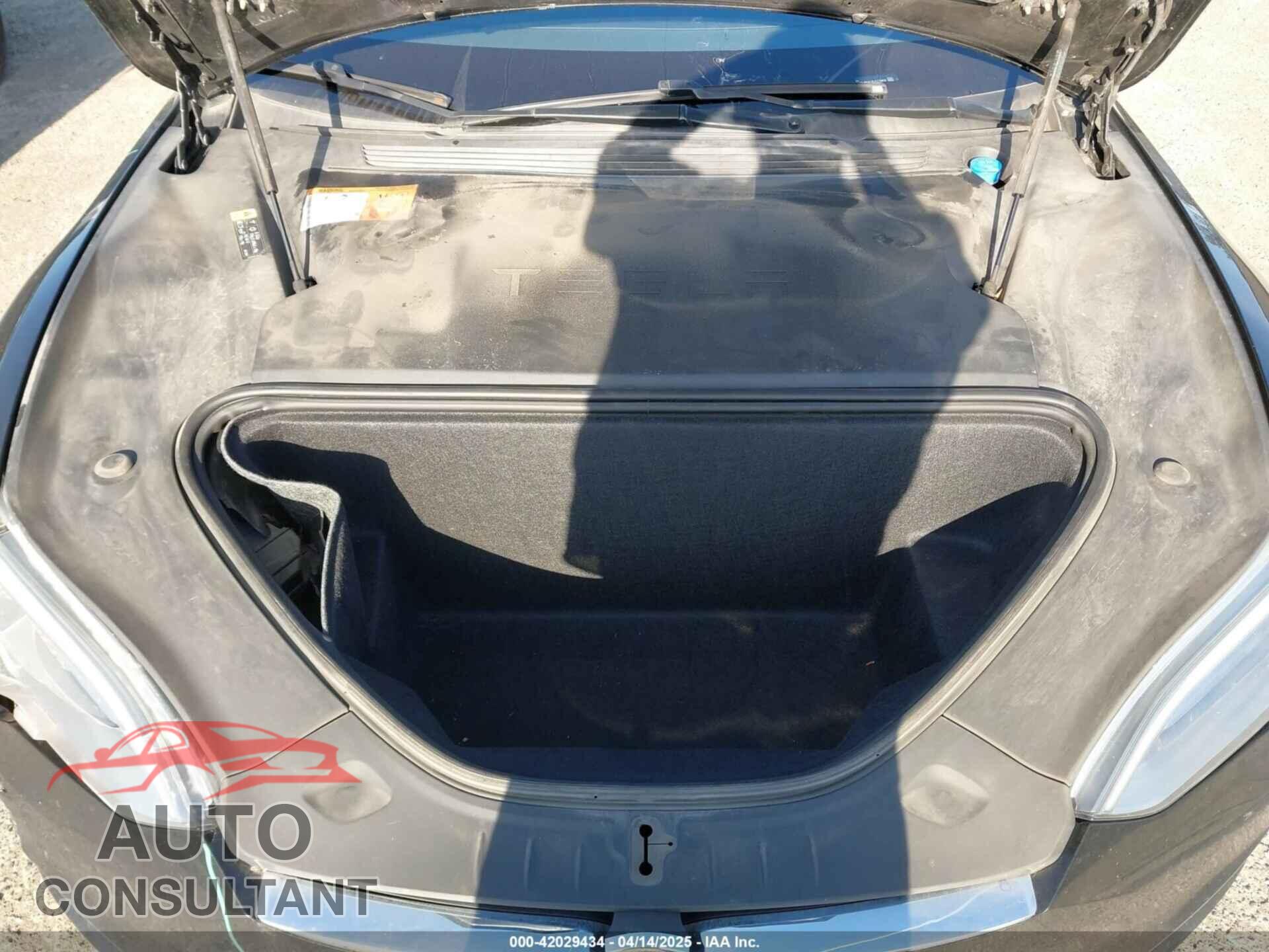 TESLA MODEL S 2018 - 5YJSA1E28JF273809
