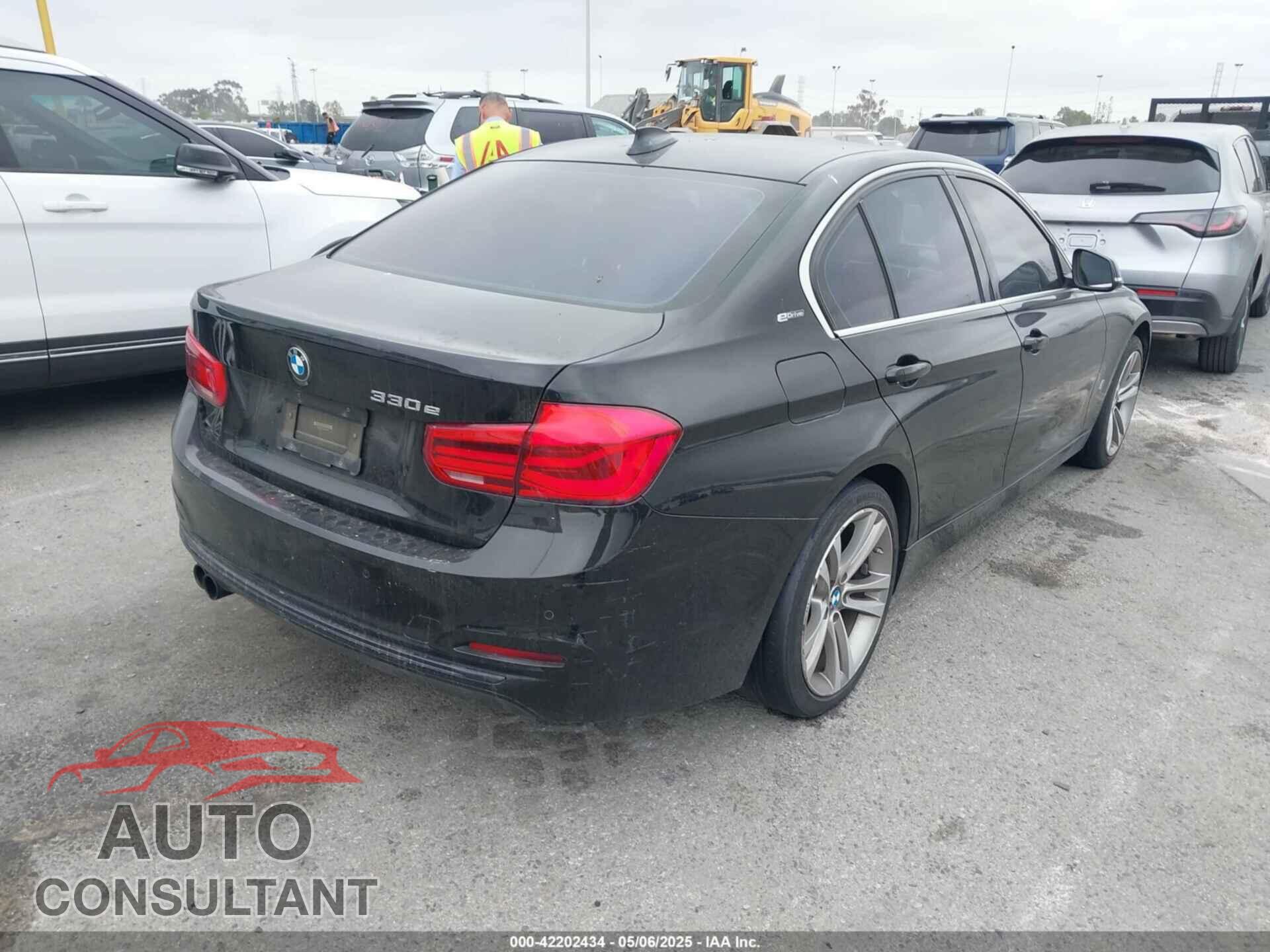 BMW 330E 2017 - WBA8E1C31HA156762
