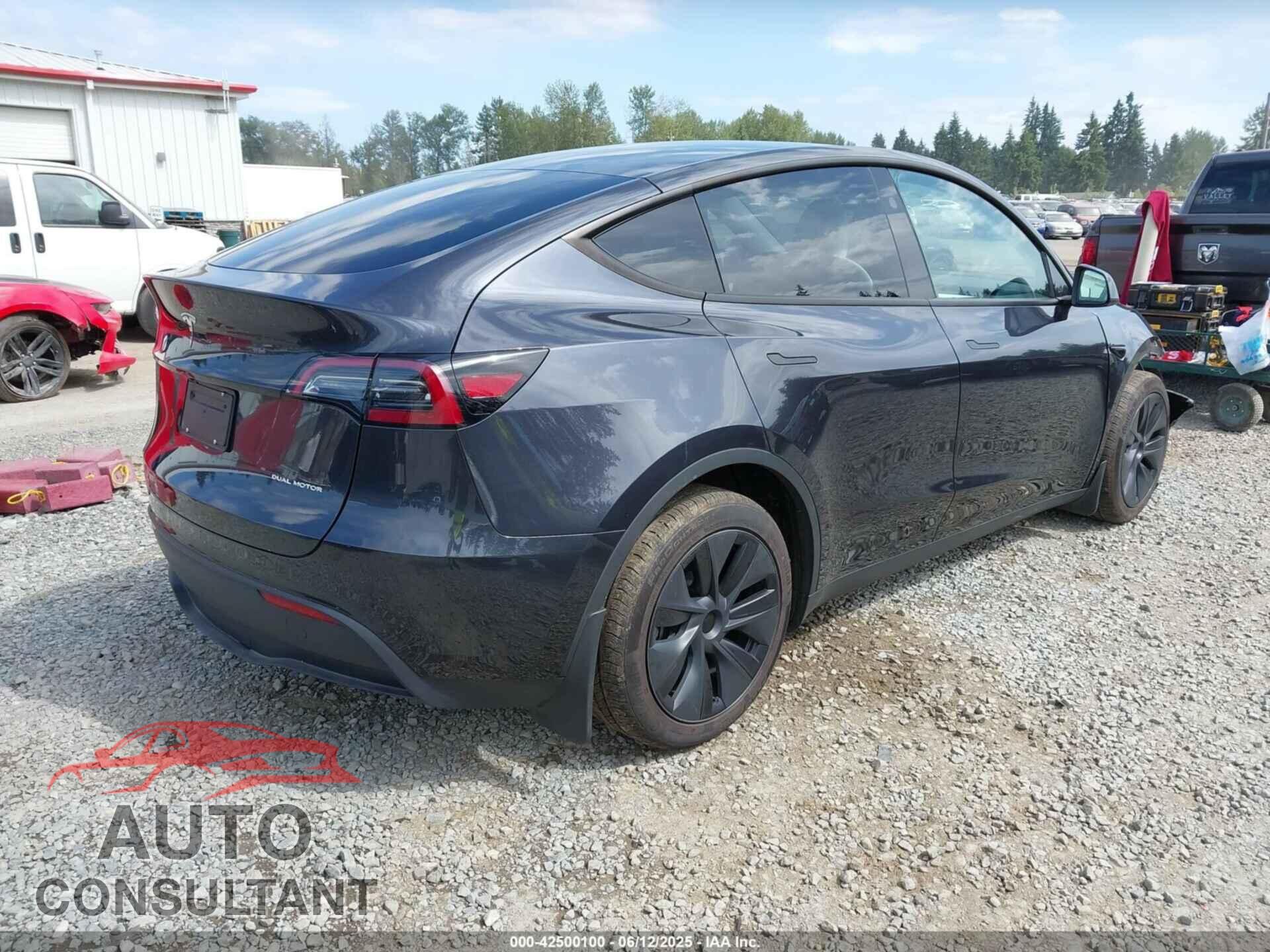 TESLA MODEL Y 2024 - 7SAYGDEE9RF190862