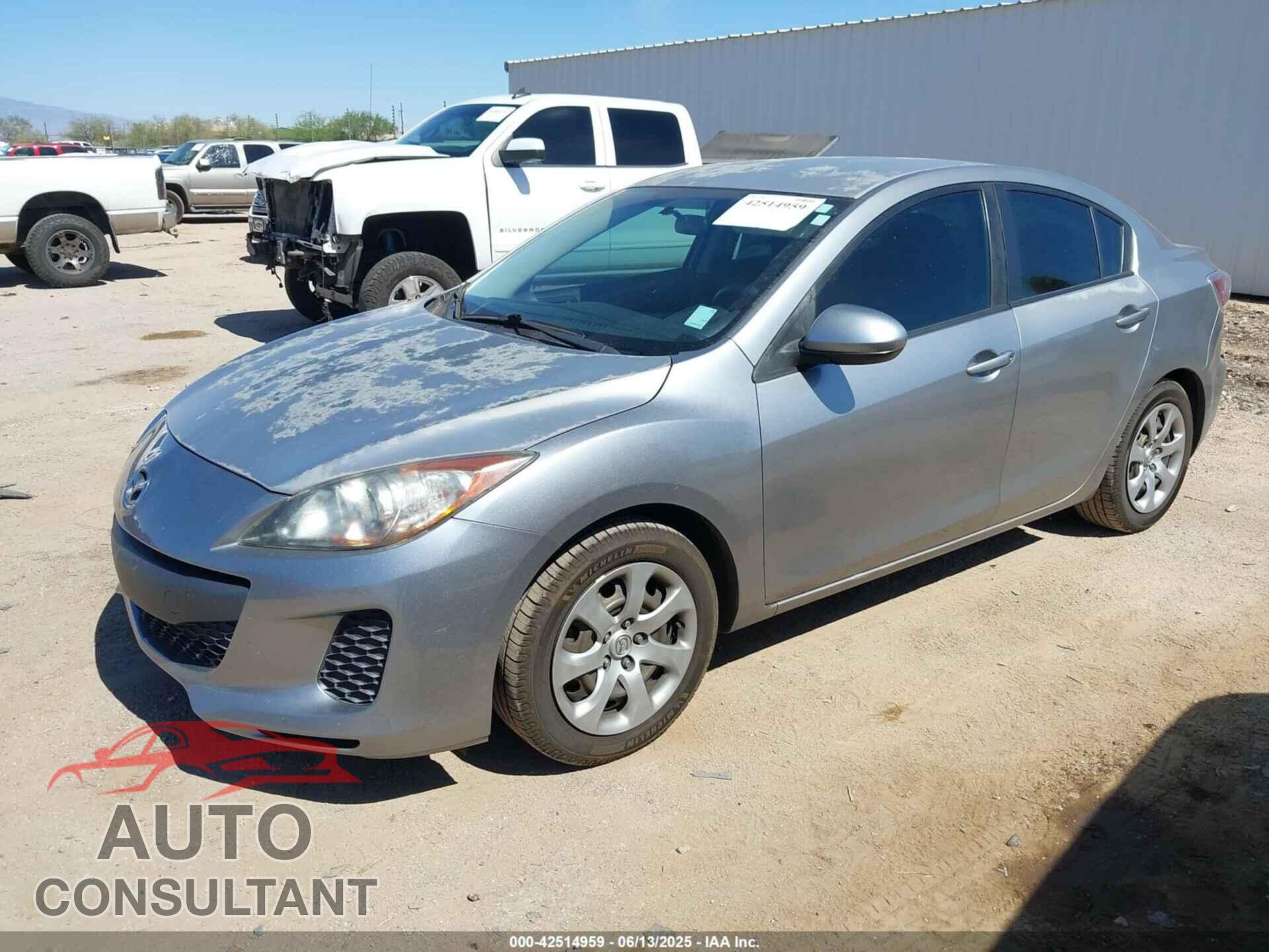MAZDA MAZDA3 2012 - JM1BL1UG8C1555371