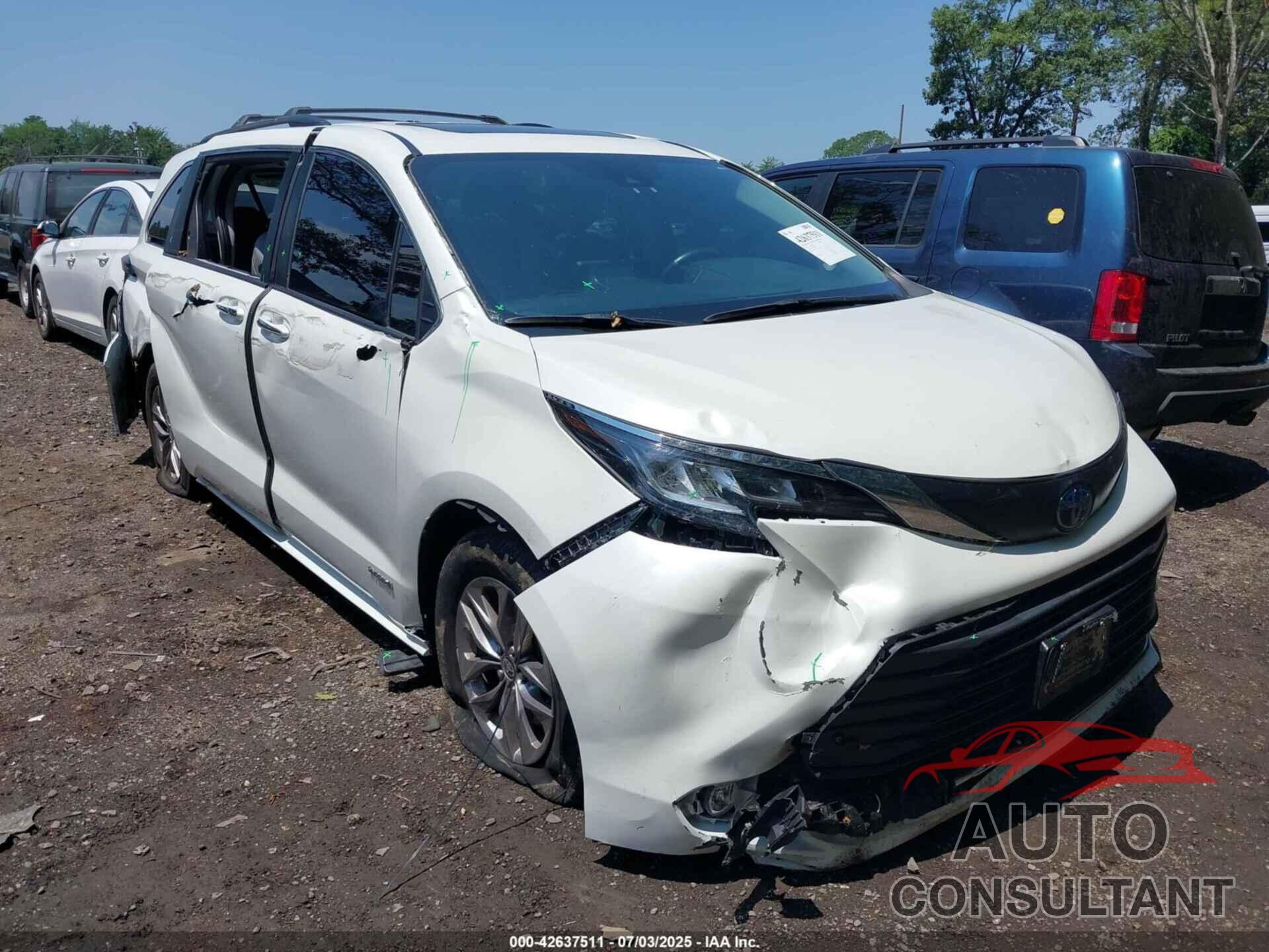 TOYOTA SIENNA 2021 - 5TDJRKEC0MS016338