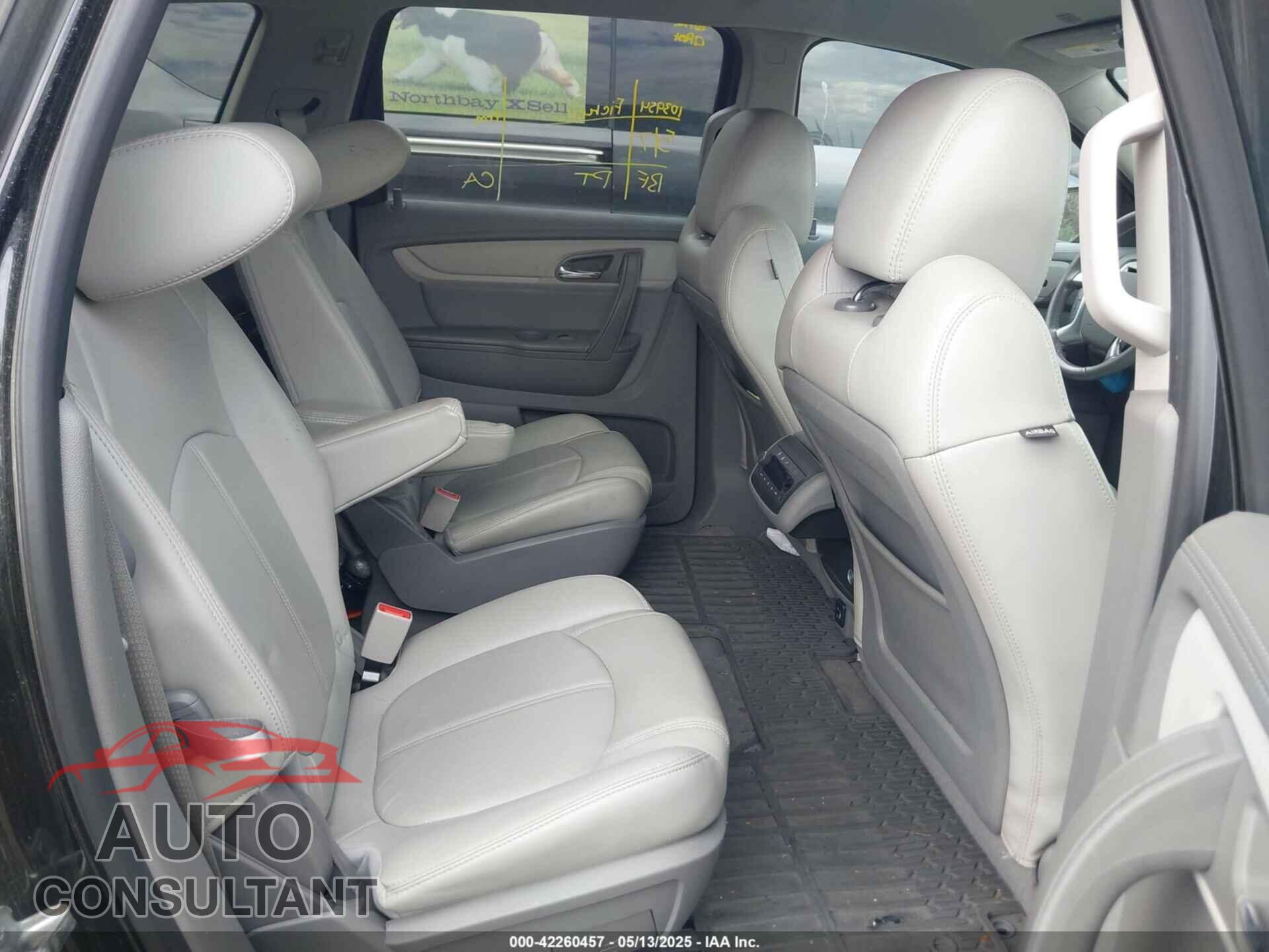 CHEVROLET TRAVERSE 2017 - 1GNKVHKD9HJ205192