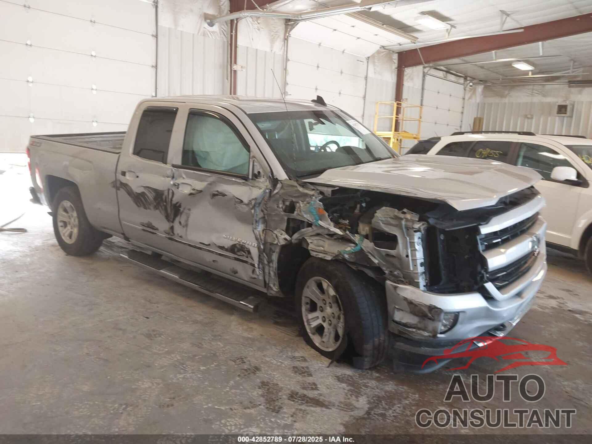 CHEVROLET SILVERADO 1500 2018 - 1GCVKREC5JZ179964