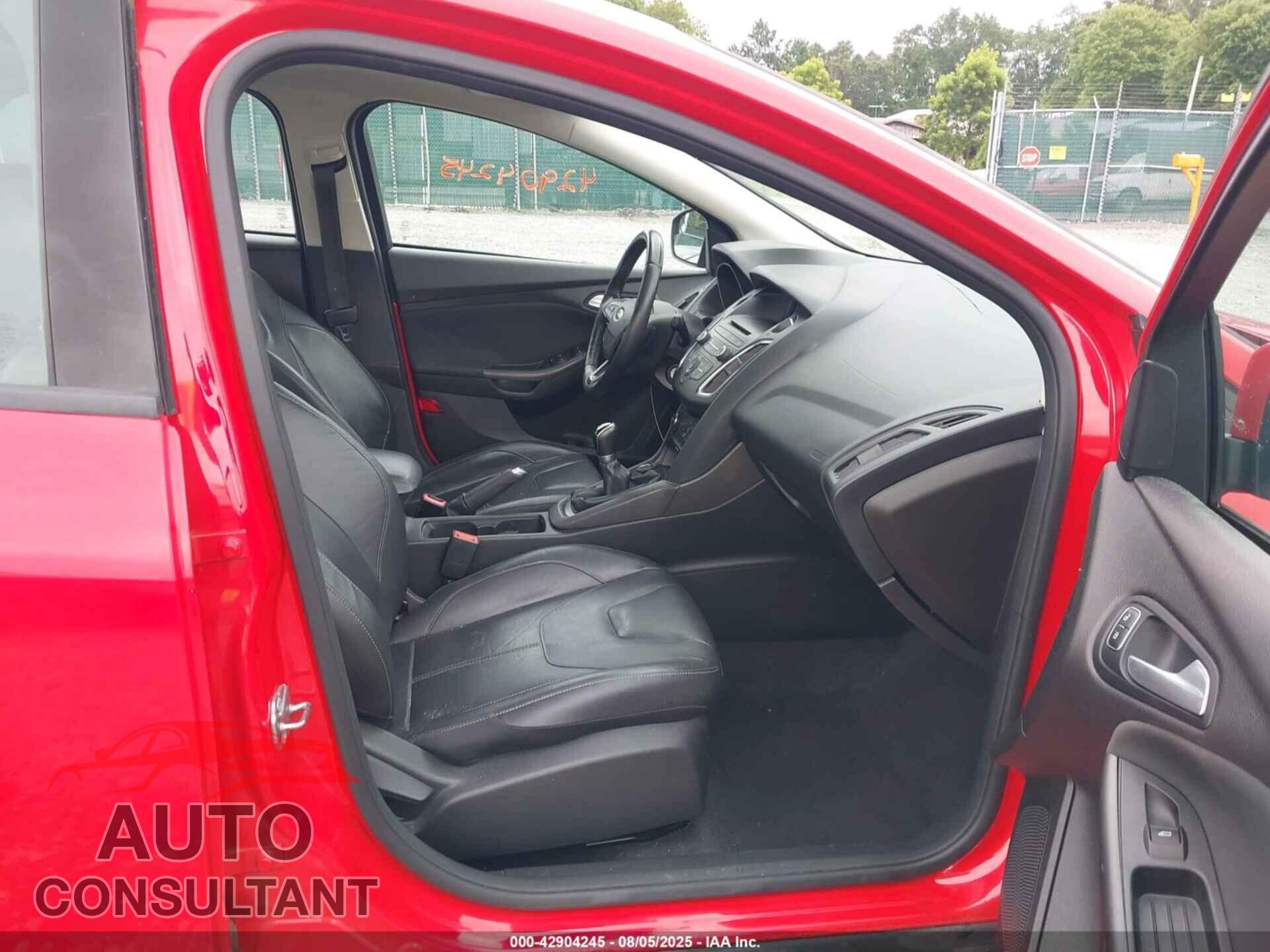 FORD FOCUS 2015 - 1FADP3F29FL293093