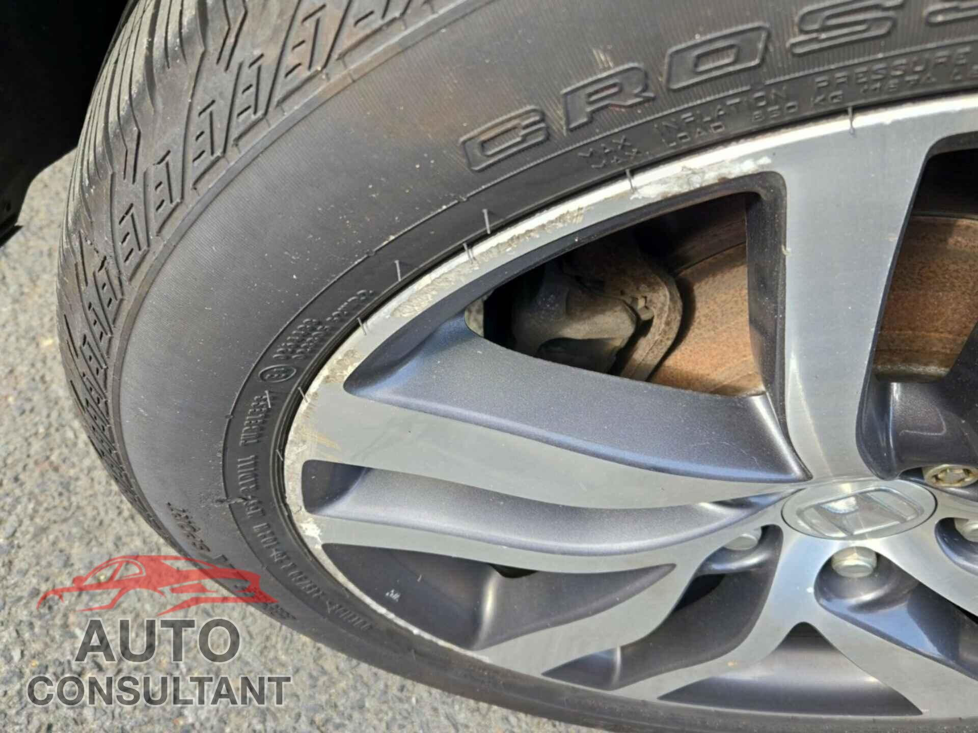 HONDA PILOT 2018 - 5FNYF6H96JB018397