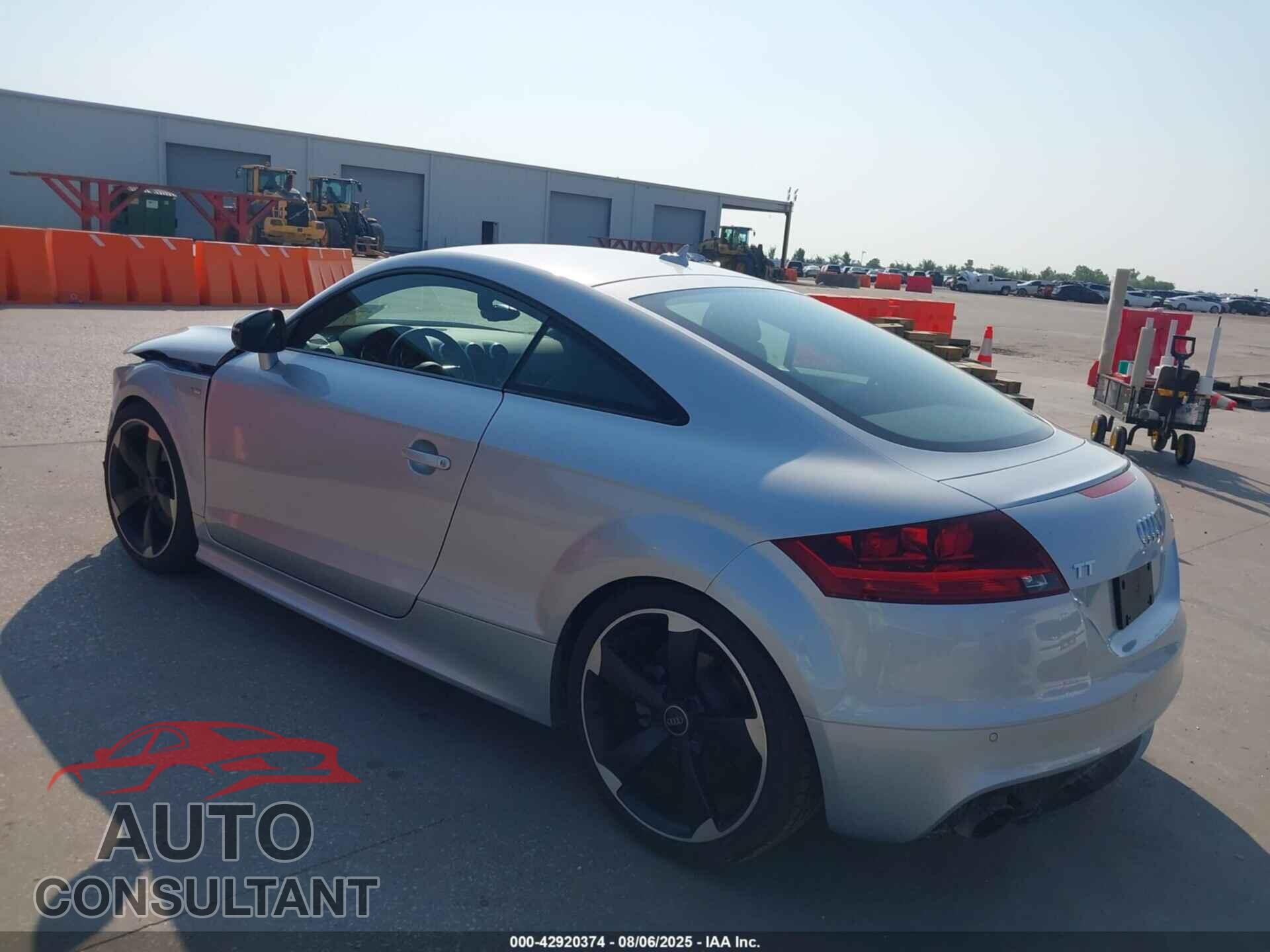 AUDI TT 2015 - TRUBFAFK3F1000864