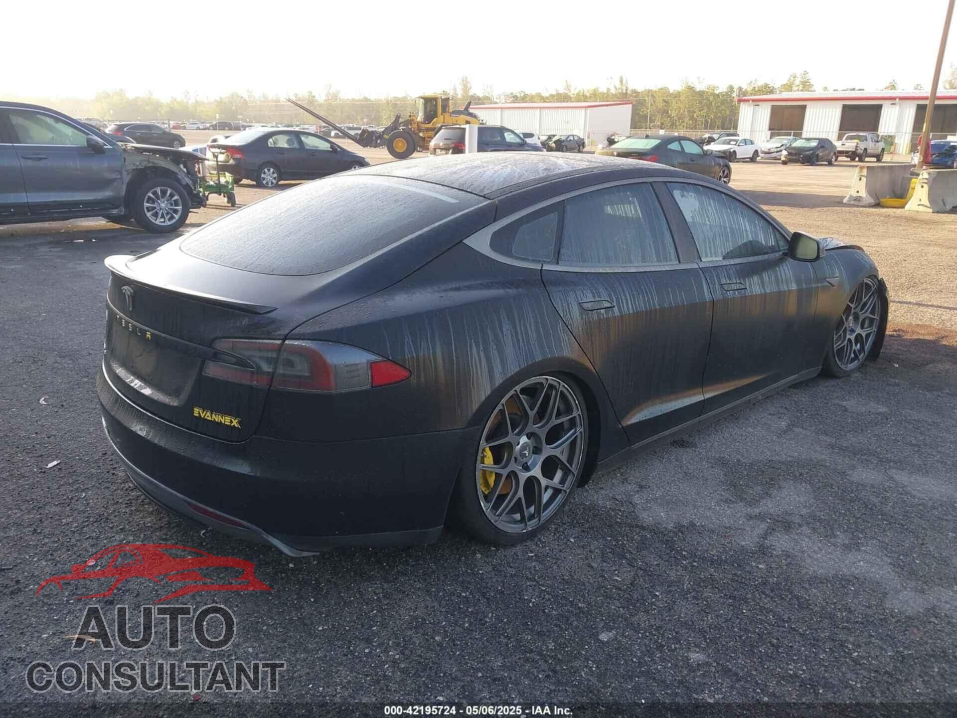 TESLA MODEL S 2012 - 5YJSA1DN5CFS00184