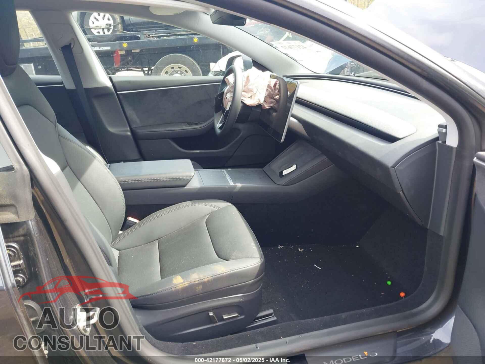 TESLA MODEL 3 2024 - 5YJ3E1EB4RF796636