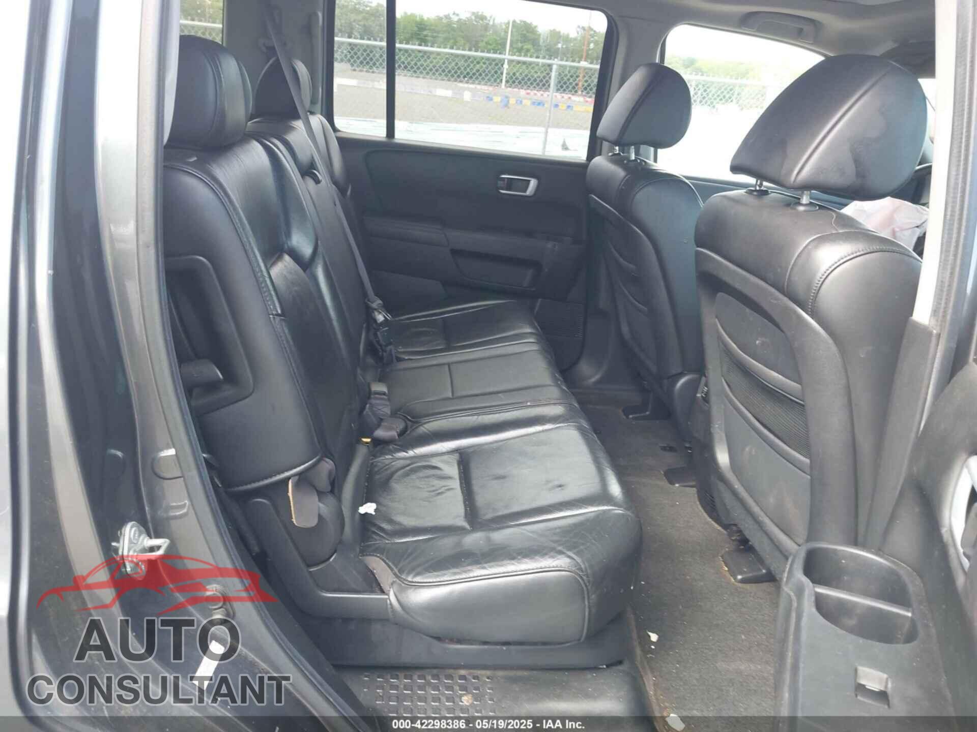 HONDA PILOT 2011 - 5FNYF4H59BB091184