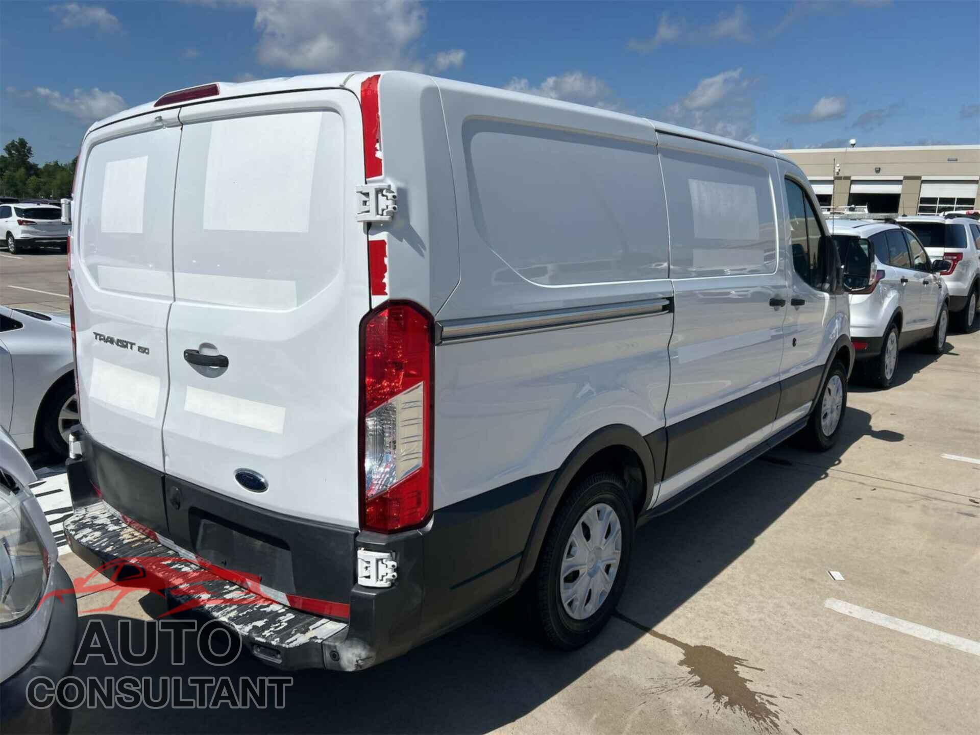 FORD TRANSIT-150 2018 - 1FTYE1YM3JKA48485