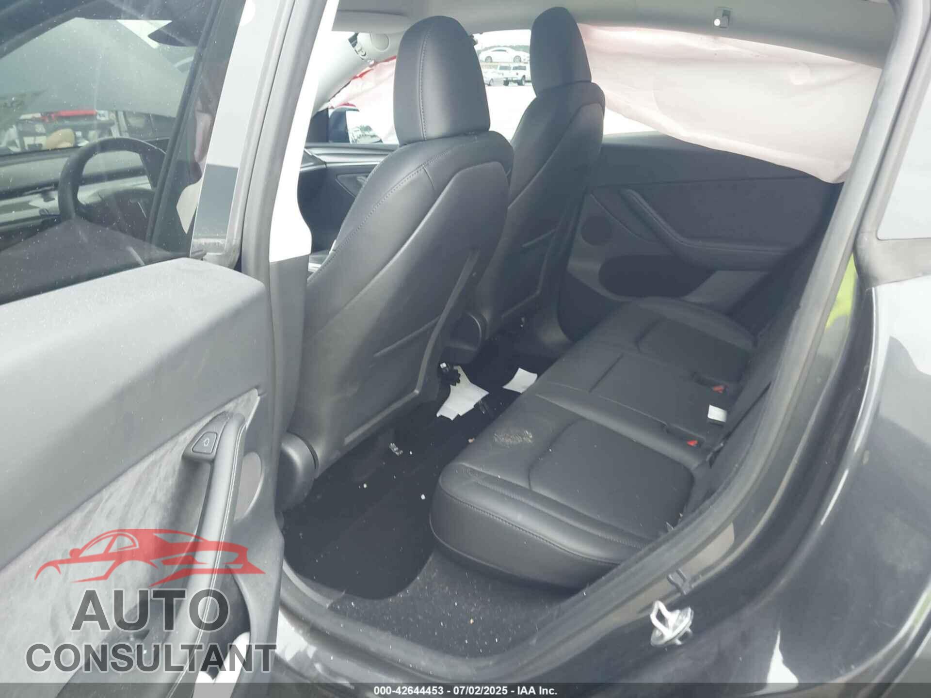 TESLA MODEL Y 2024 - 7SAYGDED3RF041788