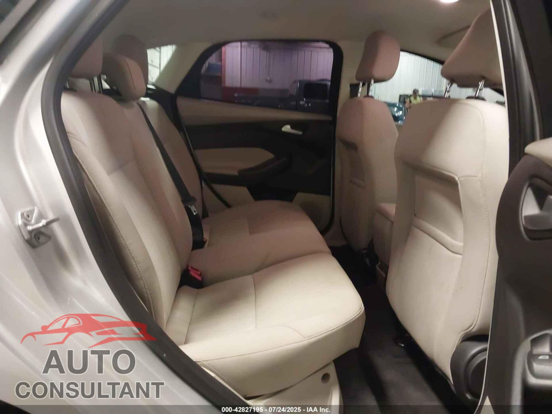 FORD FOCUS 2016 - 1FADP3K26GL251004