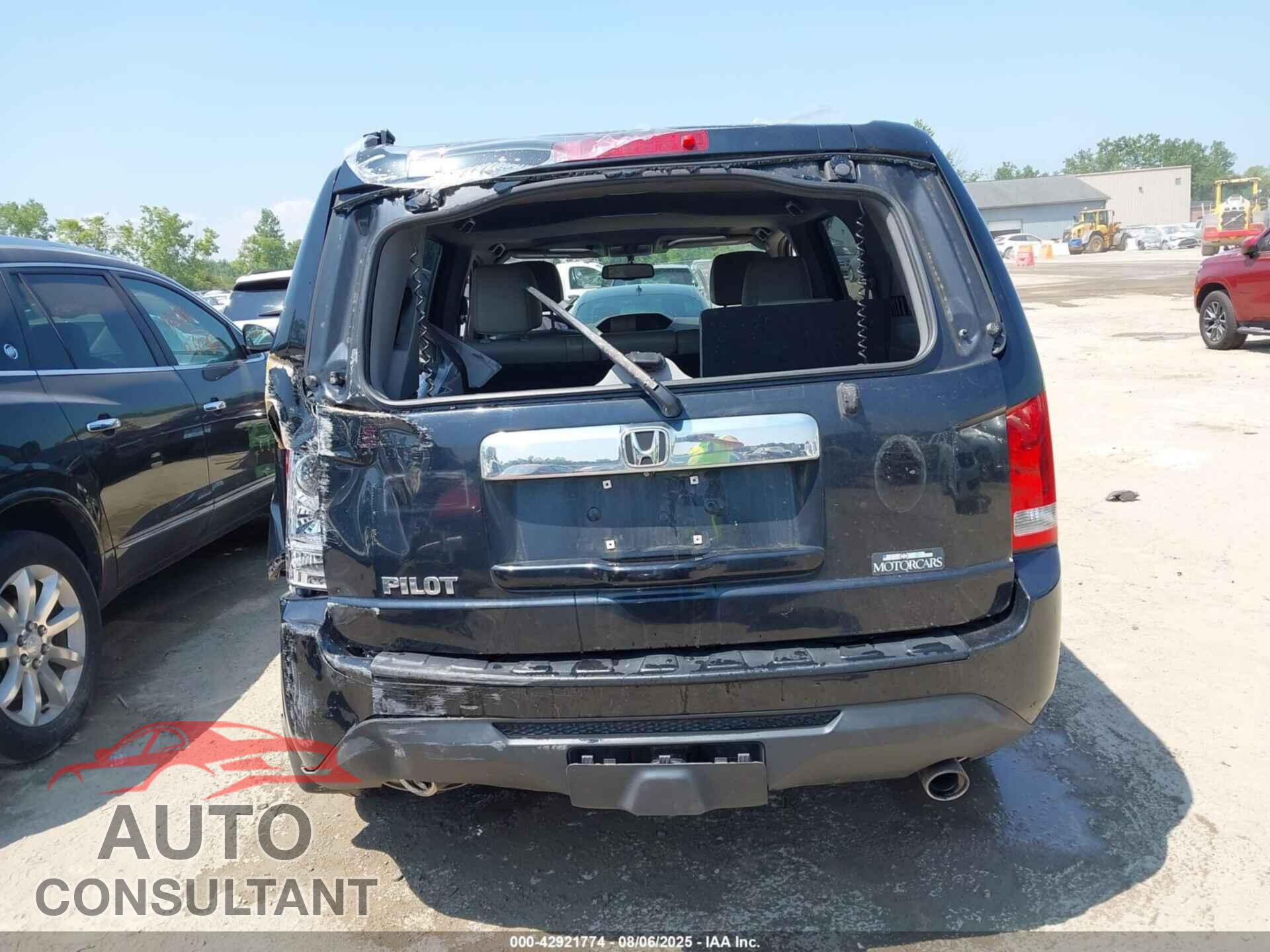 HONDA PILOT 2015 - 5FNYF3H56FB016538