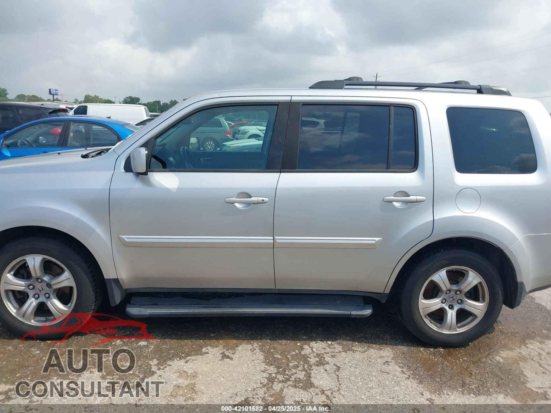 HONDA PILOT 2015 - 5FNYF3H57FB022221