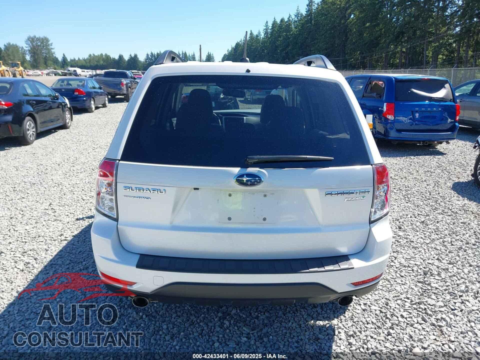 SUBARU FORESTER 2013 - JF2SHAEC8DH440471