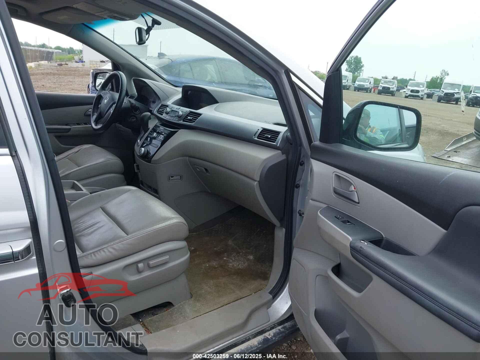 HONDA ODYSSEY 2011 - 5FNRL5H60BB044976