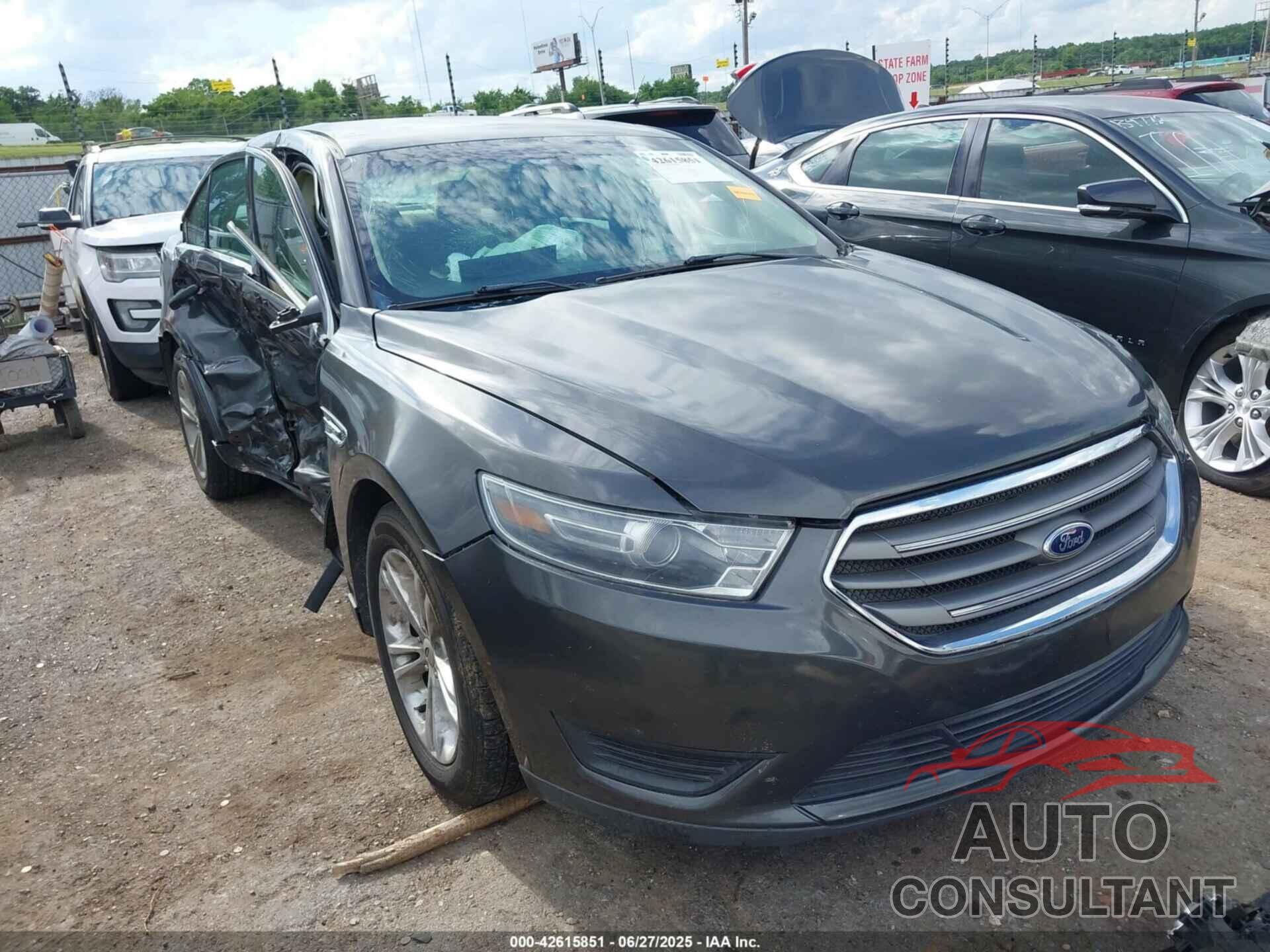 FORD TAURUS 2015 - 1FAHP2D83FG133318