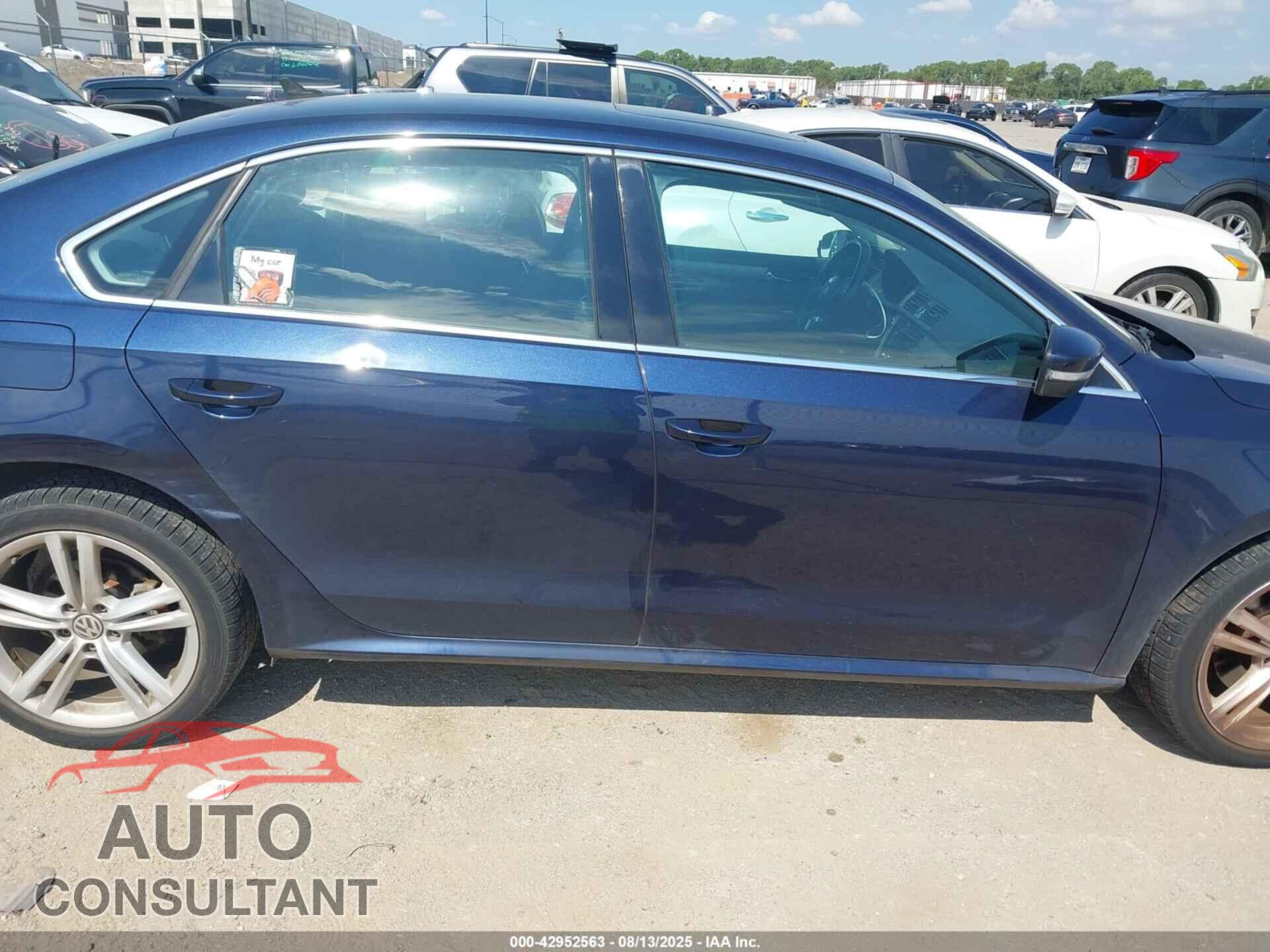 VOLKSWAGEN PASSAT 2014 - 1VWBH7A36EC002681