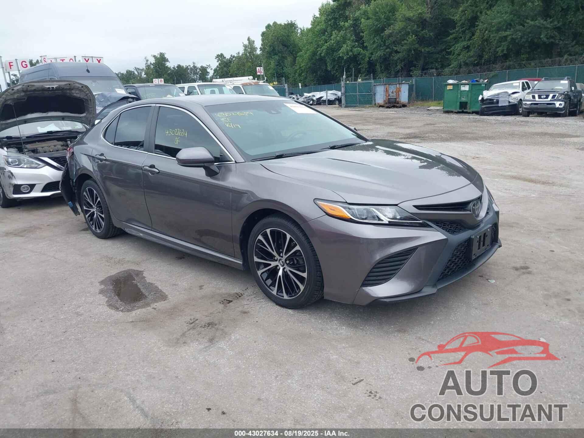 TOYOTA CAMRY 2018 - 4T1B11HK1JU053815