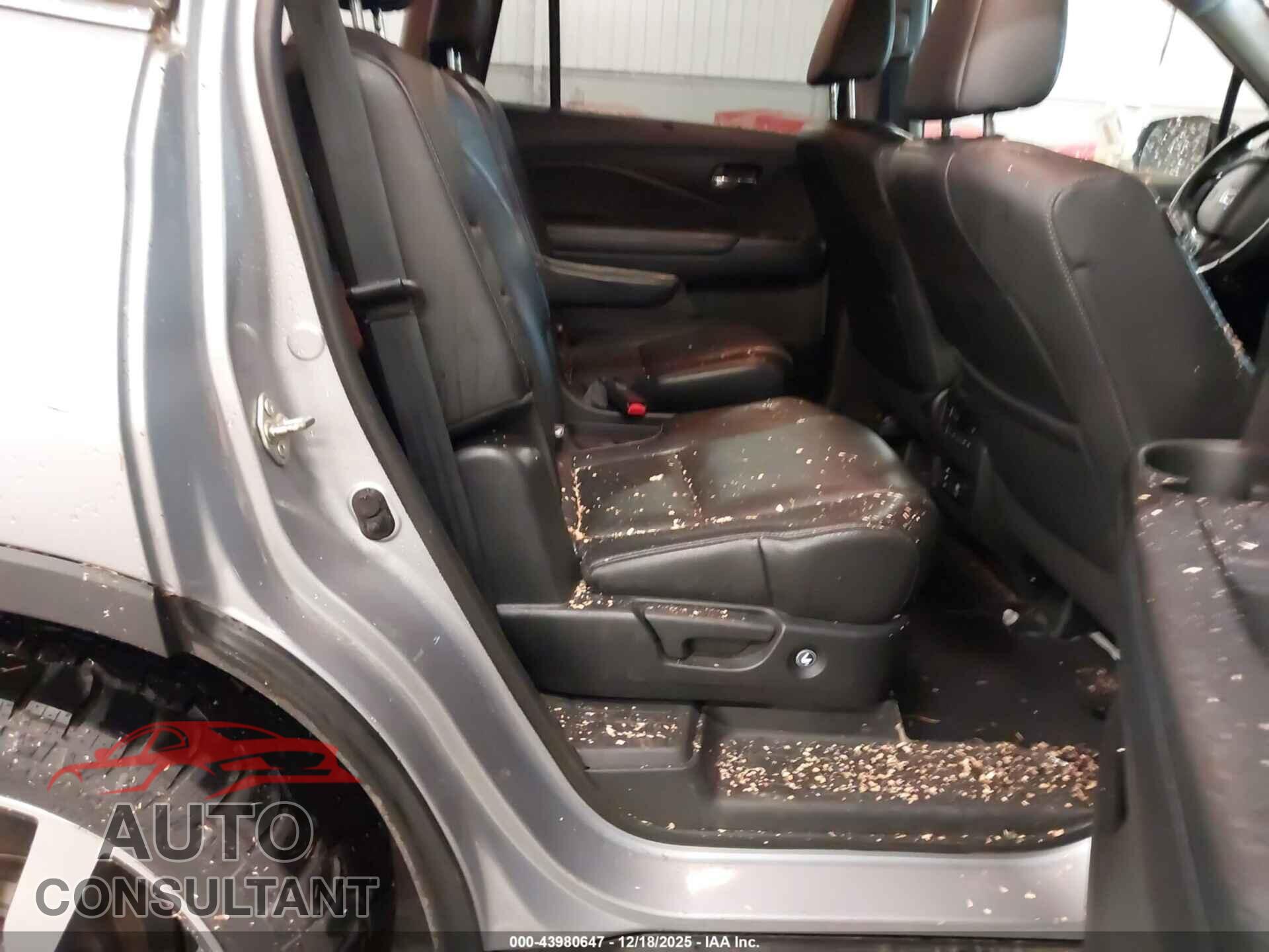 HONDA PILOT 2017 - 5FNYF6H02HB044183