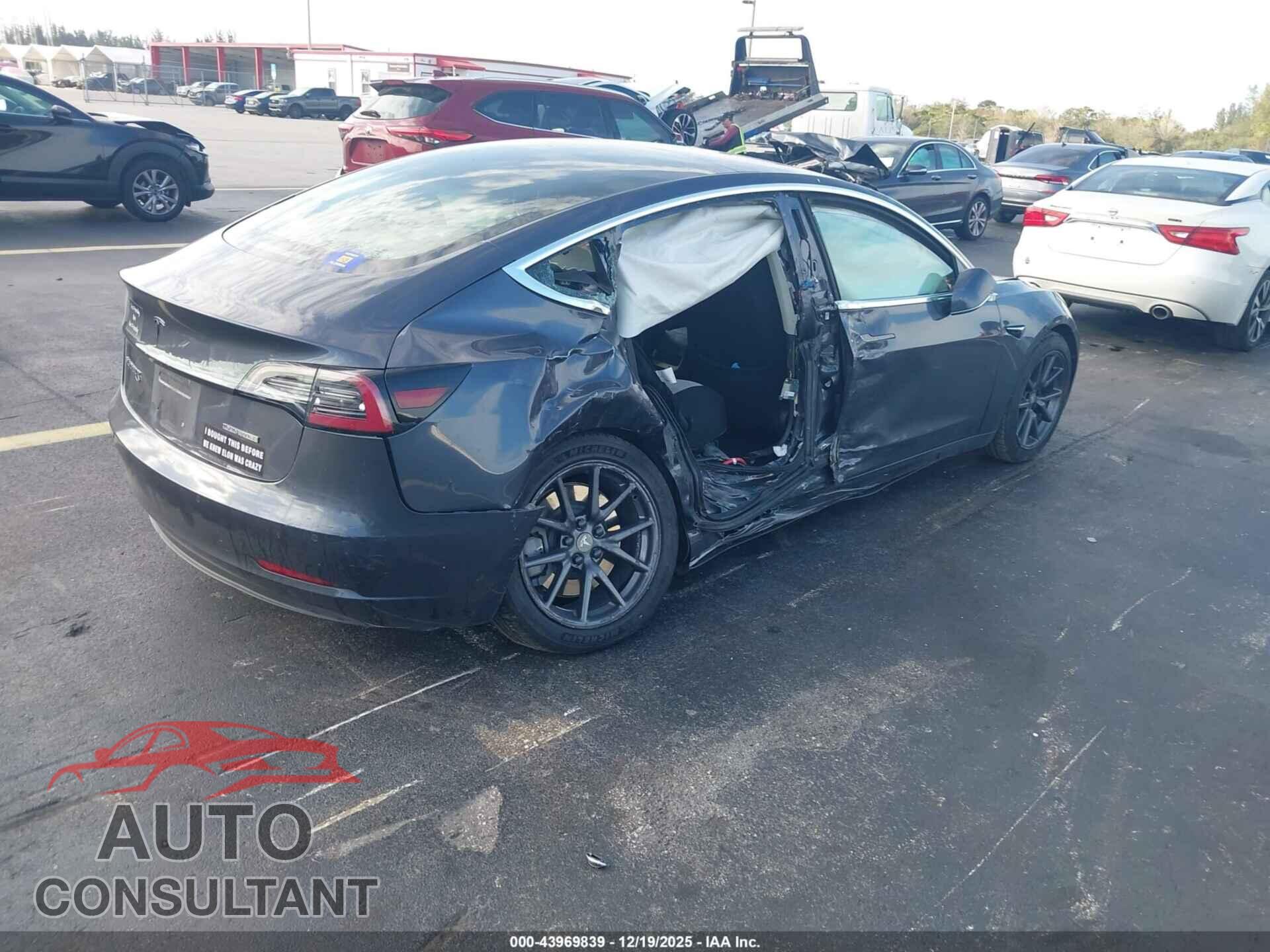 TESLA MODEL 3 2018 - 5YJ3E1EA7JF026779