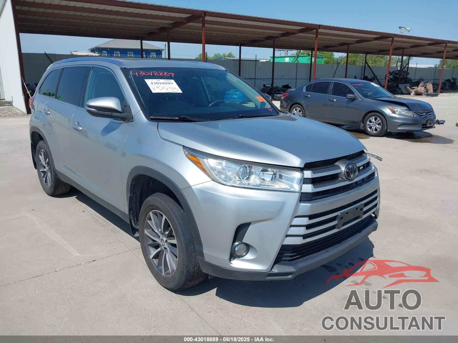 TOYOTA HIGHLANDER 2019 - 5TDJZRFH2KS925004