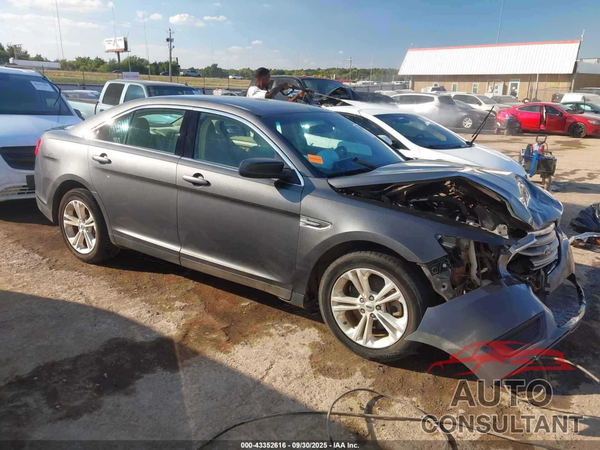 FORD TAURUS 2017 - 1FAHP2D87HG130375