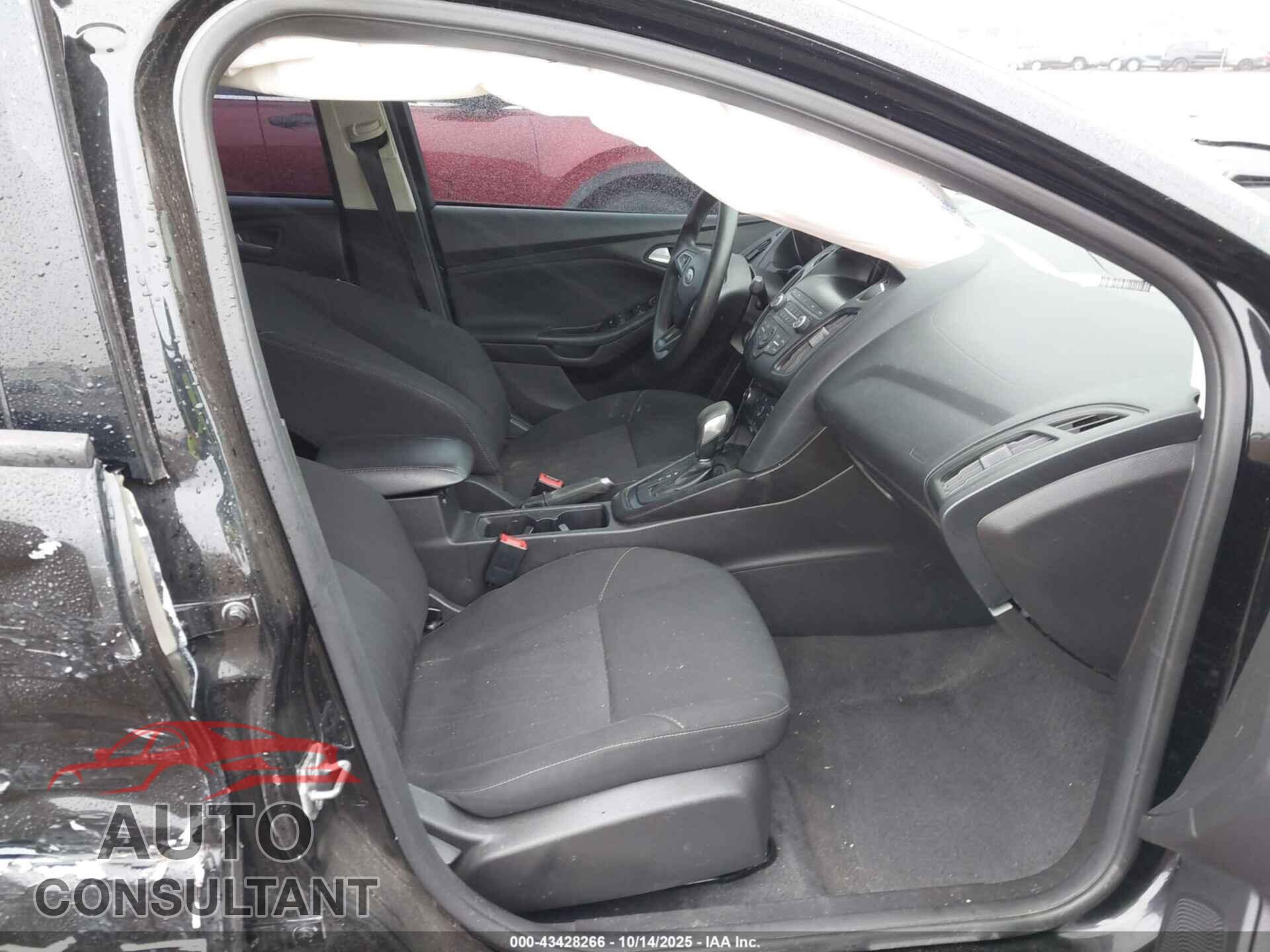 FORD FOCUS 2018 - 1FADP3F2XJL293368