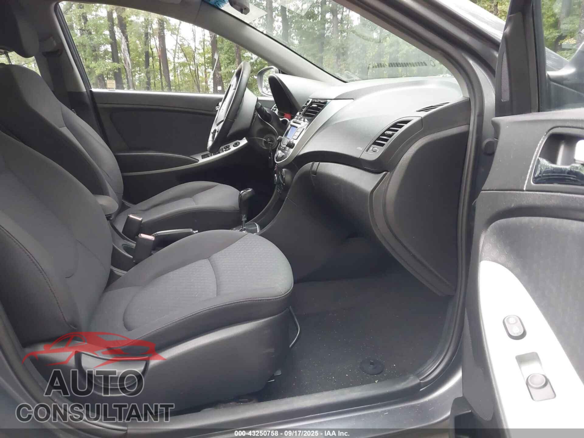 HYUNDAI ACCENT 2012 - KMHCU5AEXCU053046