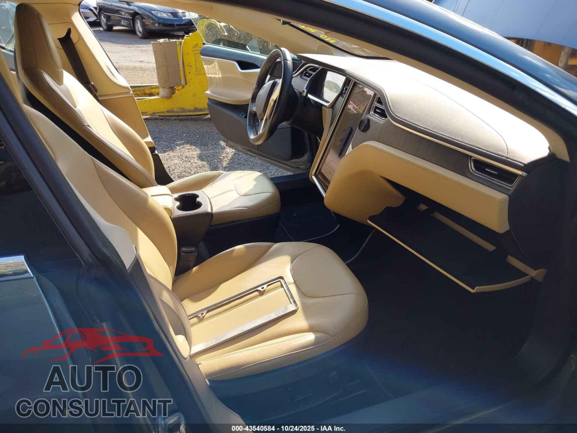 TESLA MODEL S 2013 - 5YJSA1AG4DFP07505