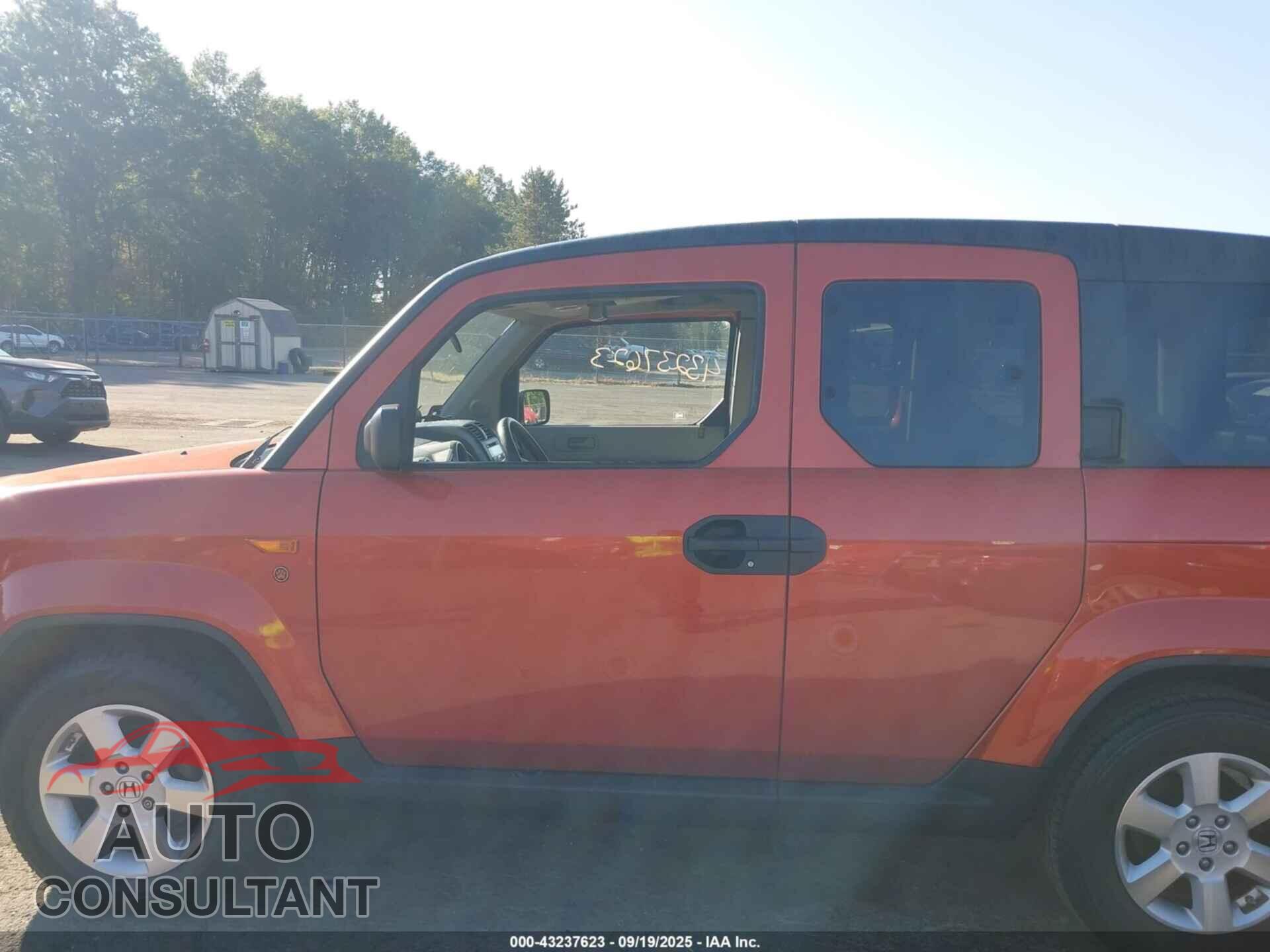 HONDA ELEMENT 2011 - 5J6YH2H79BL002012