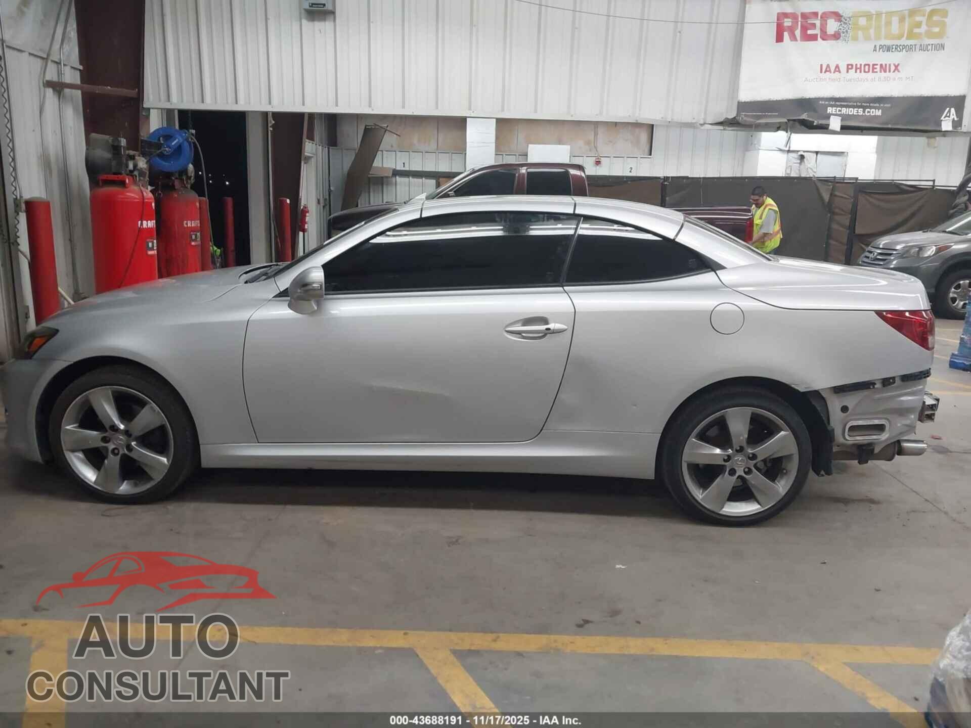 LEXUS IS 250C 2011 - JTHFF2C26B2520565