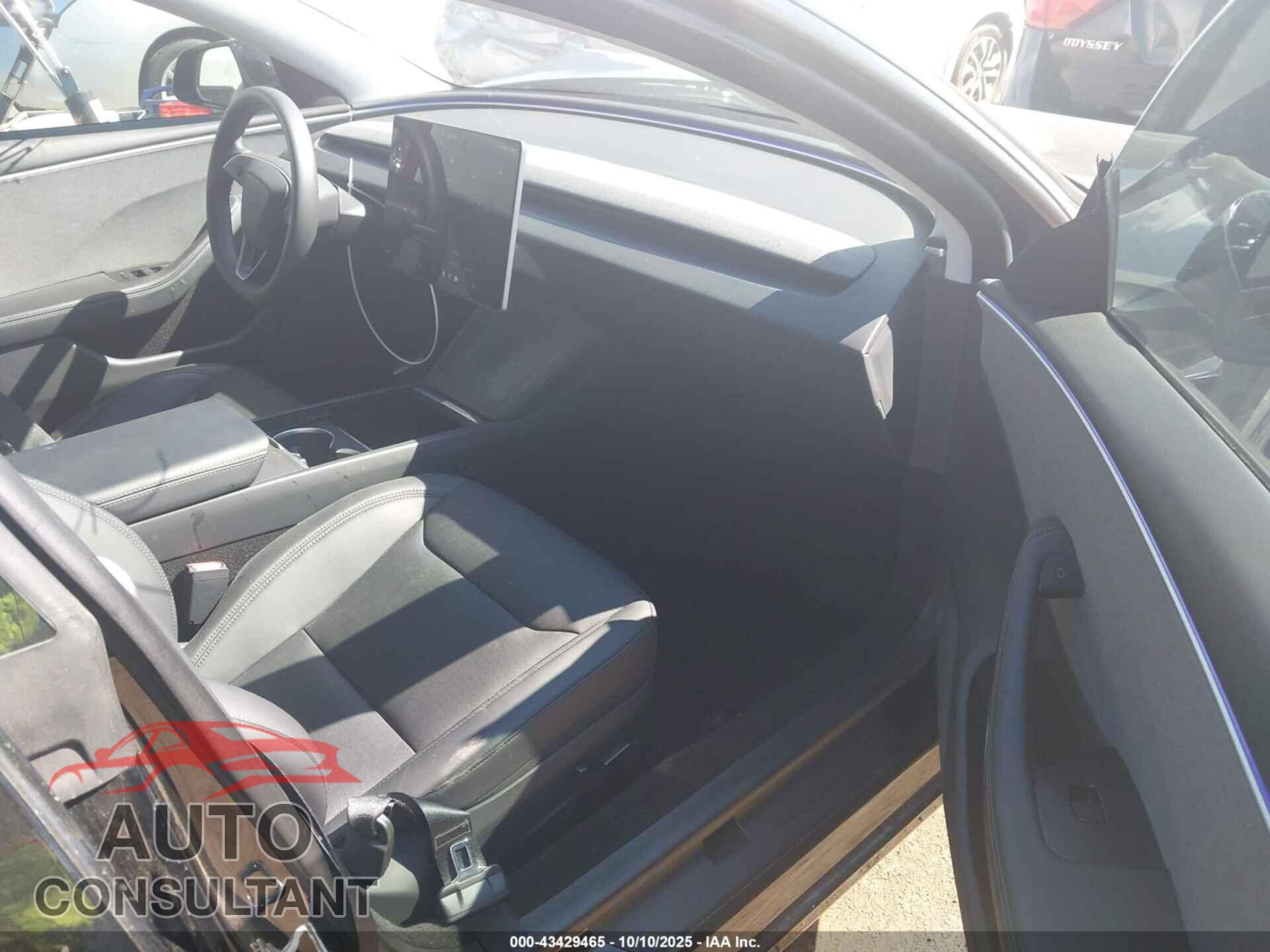 TESLA MODEL 3 2024 - 5YJ3E1EAXRF718076
