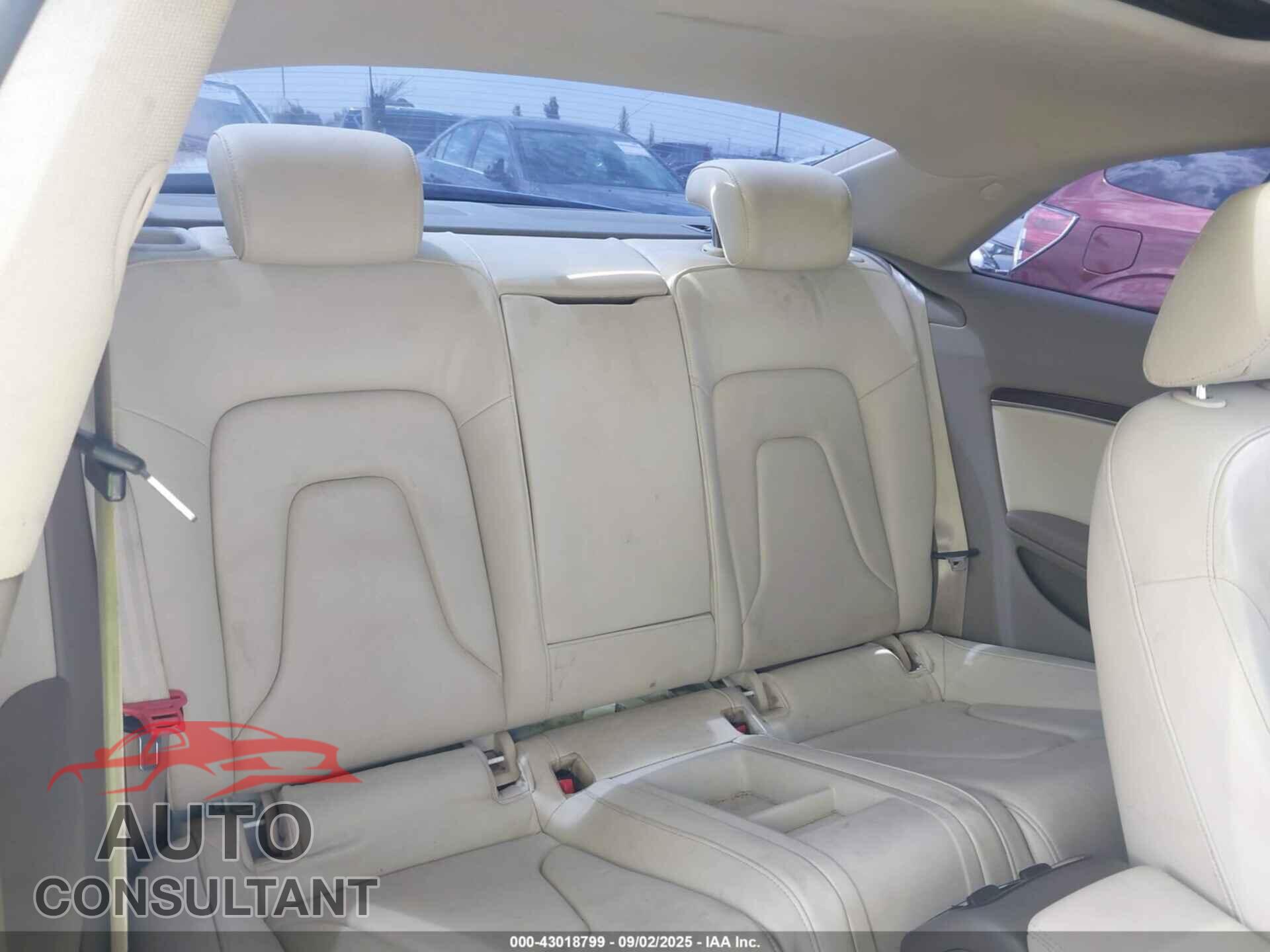 AUDI A5 2012 - WAULFAFR4CA002899