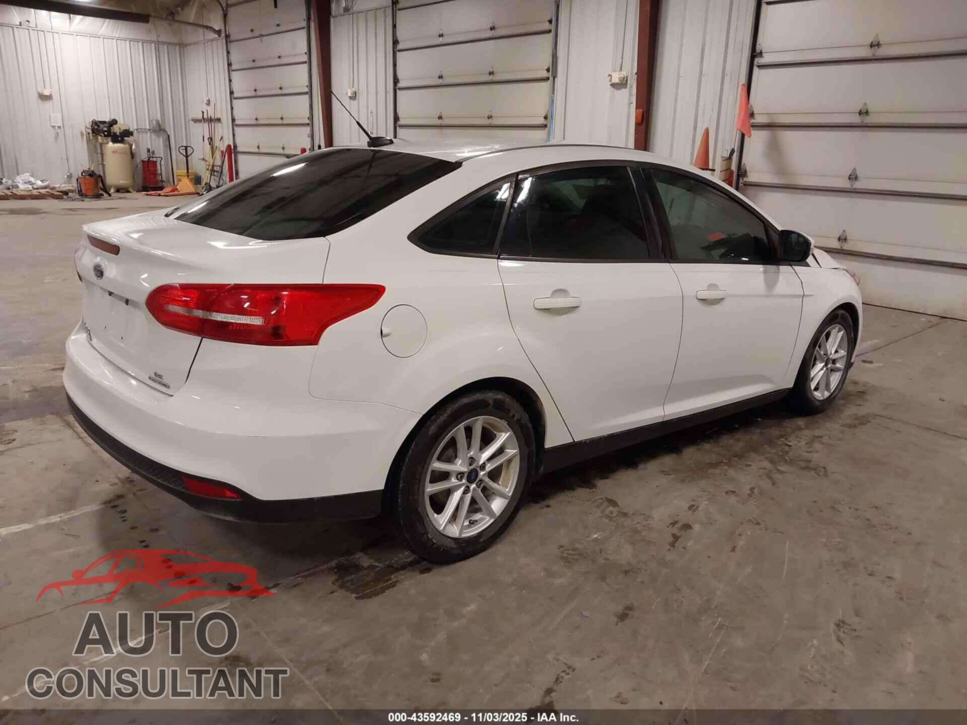 FORD FOCUS 2015 - 1FADP3F22FL341730
