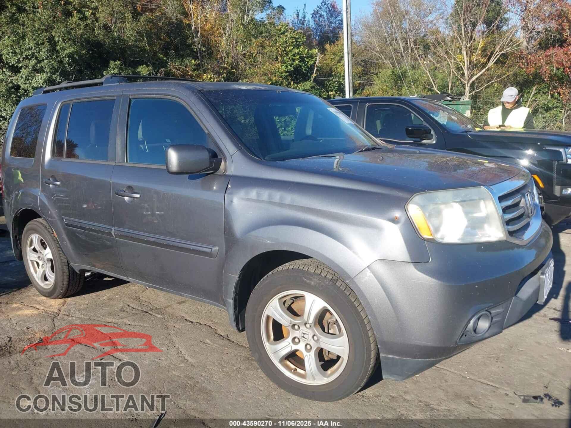 HONDA PILOT 2013 - 5FNYF3H50DB008254