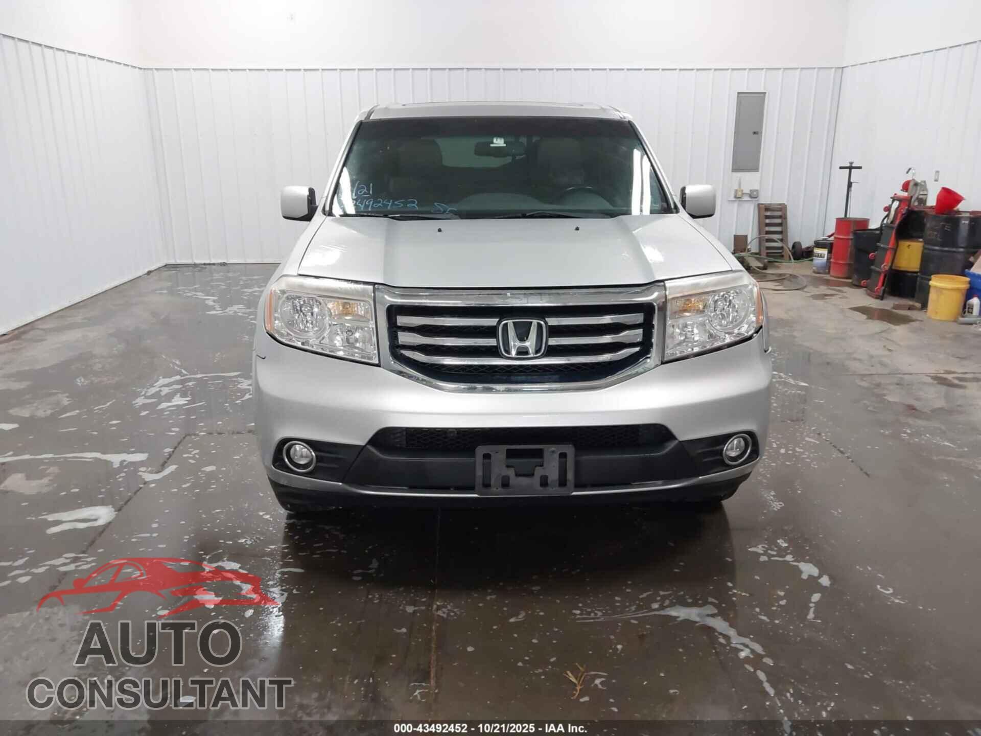 HONDA PILOT 2015 - 5FNYF4H50FB002978