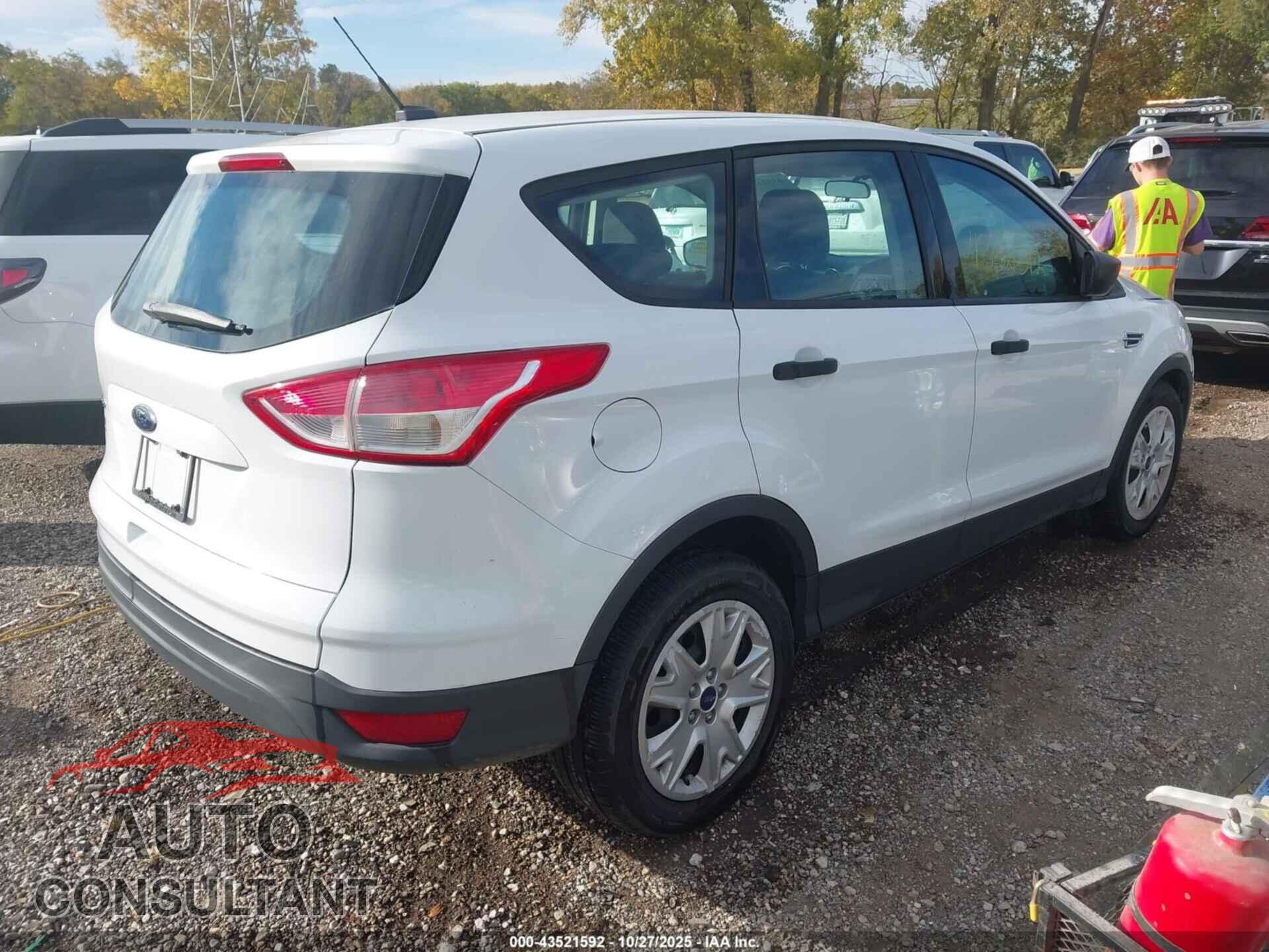 FORD ESCAPE 2016 - 1FMCU0F77GUB13559