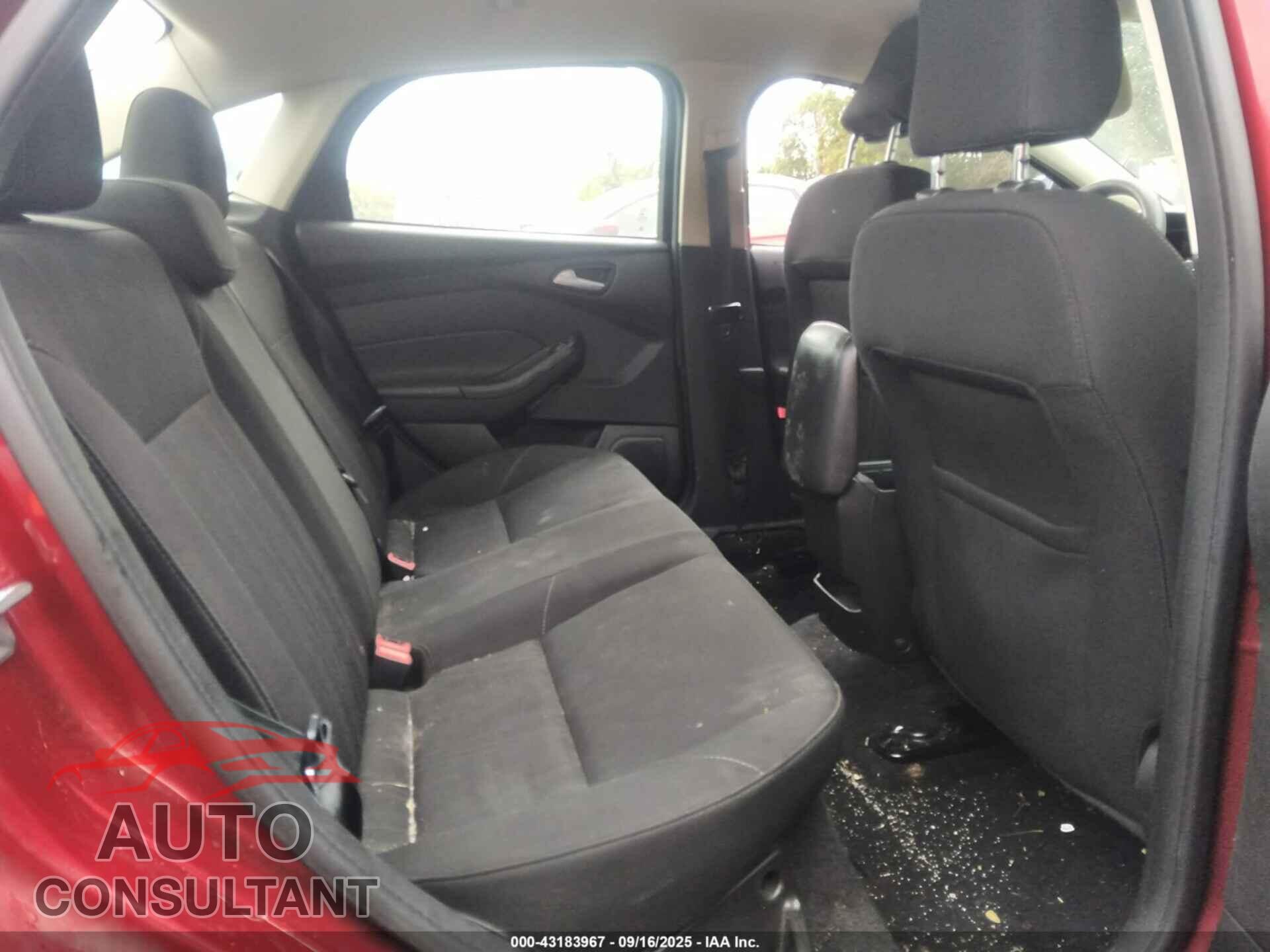 FORD FOCUS 2017 - 1FADP3F26HL281132
