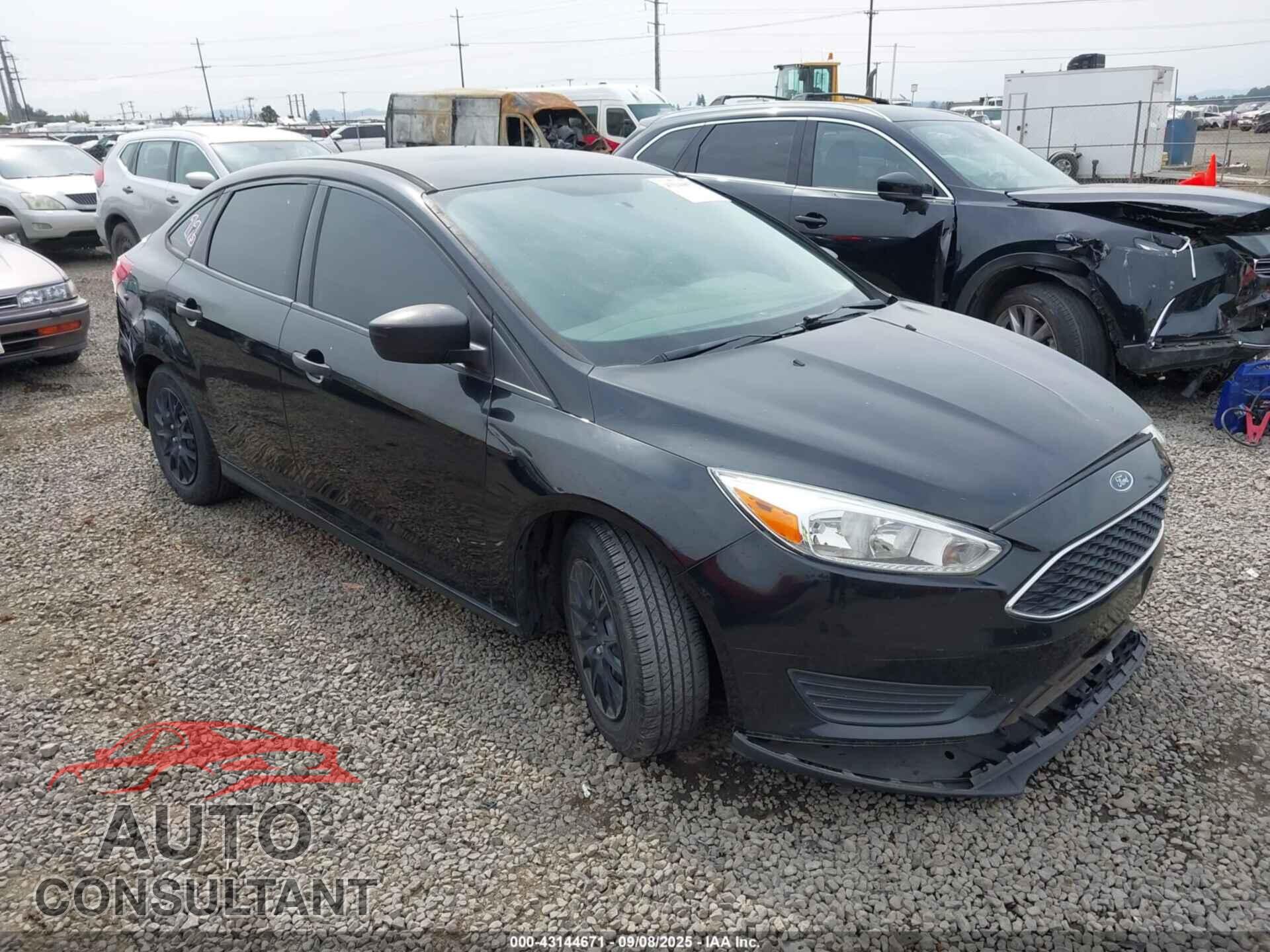 FORD FOCUS 2015 - 1FADP3E23FL369943