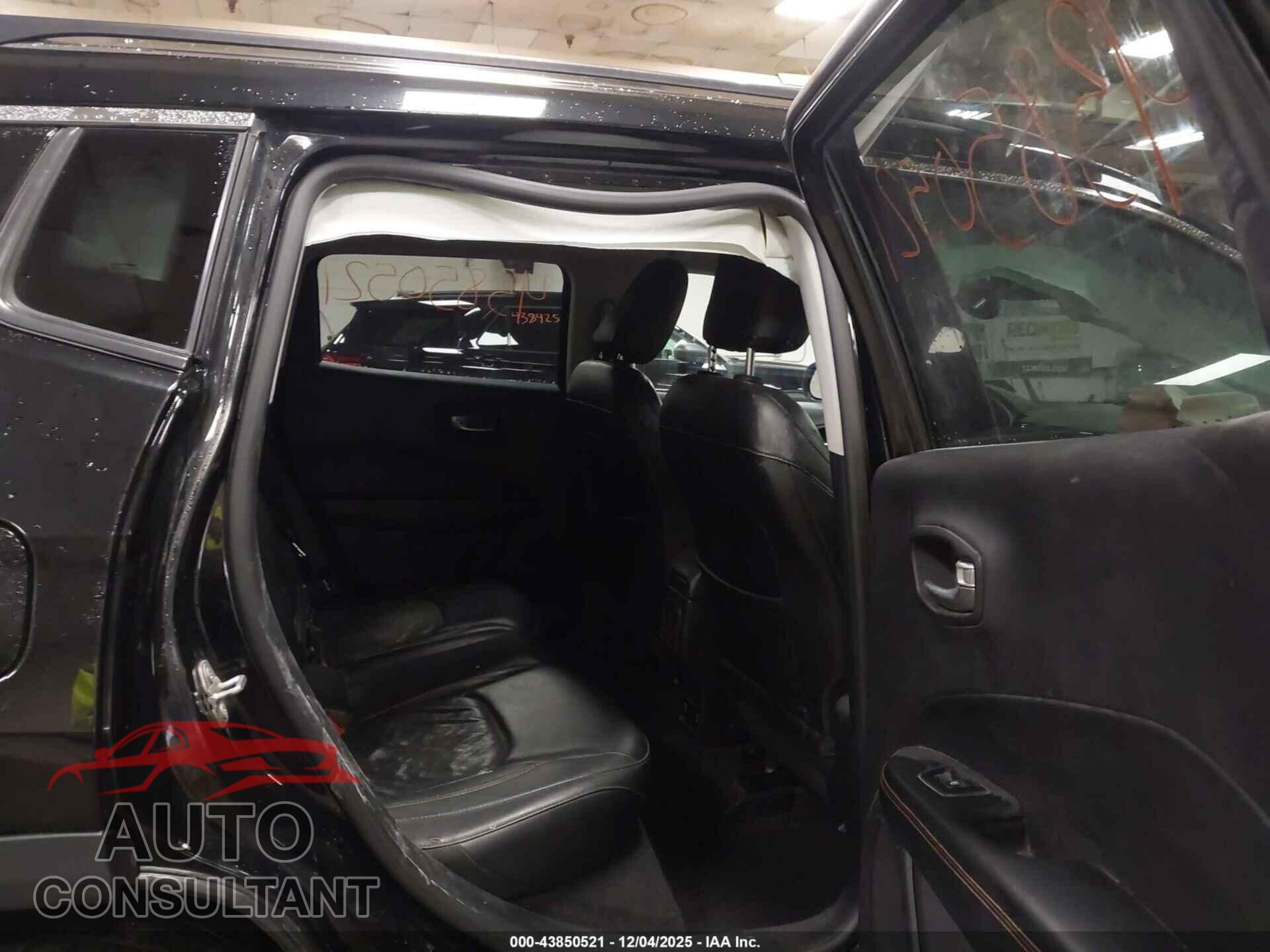 JEEP COMPASS 2018 - 3C4NJDCB5JT153663