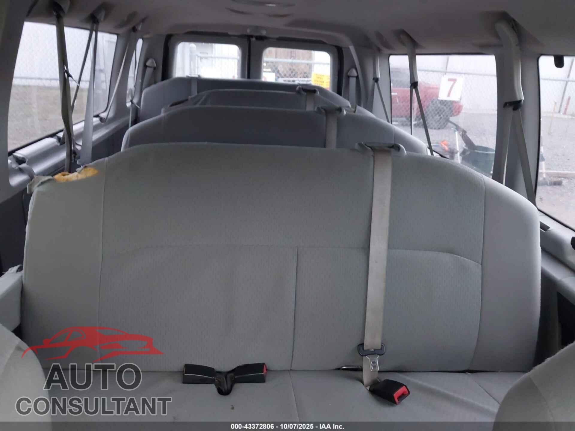 FORD E-350 SUPER DUTY 2011 - 1FBSS3BL5BDA60092