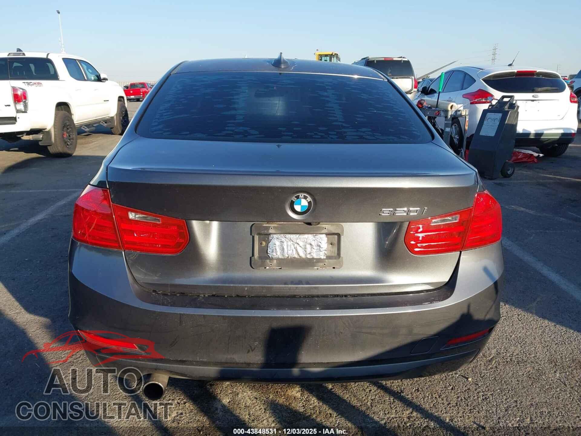 BMW 320I 2013 - WBA3B1C55DF462073