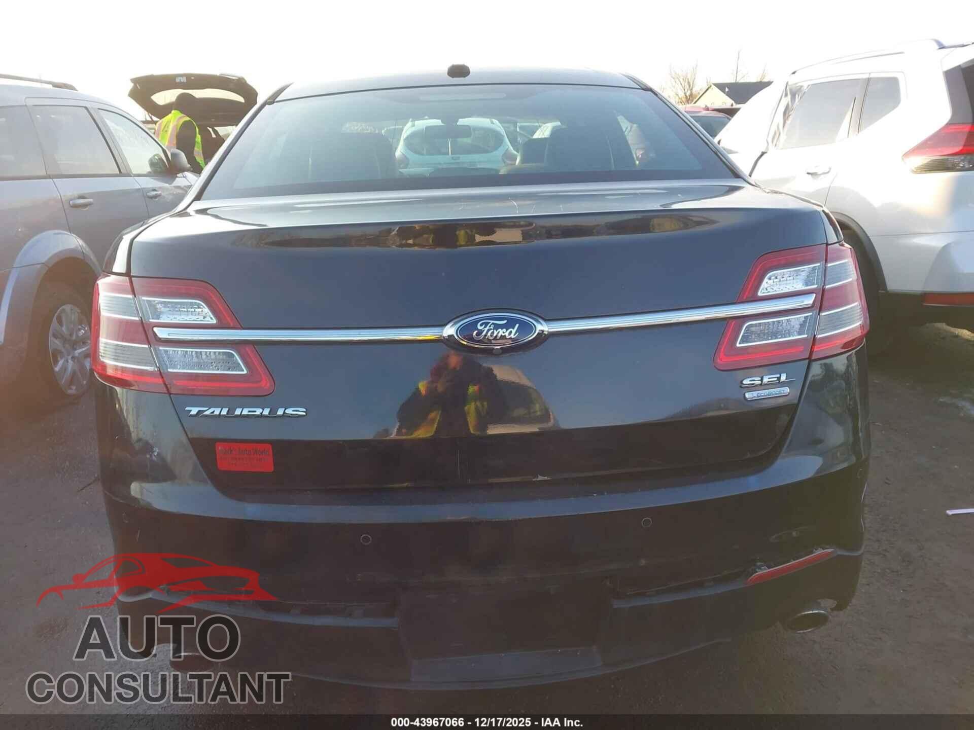 FORD TAURUS 2014 - 1EAHP2E93EG109638