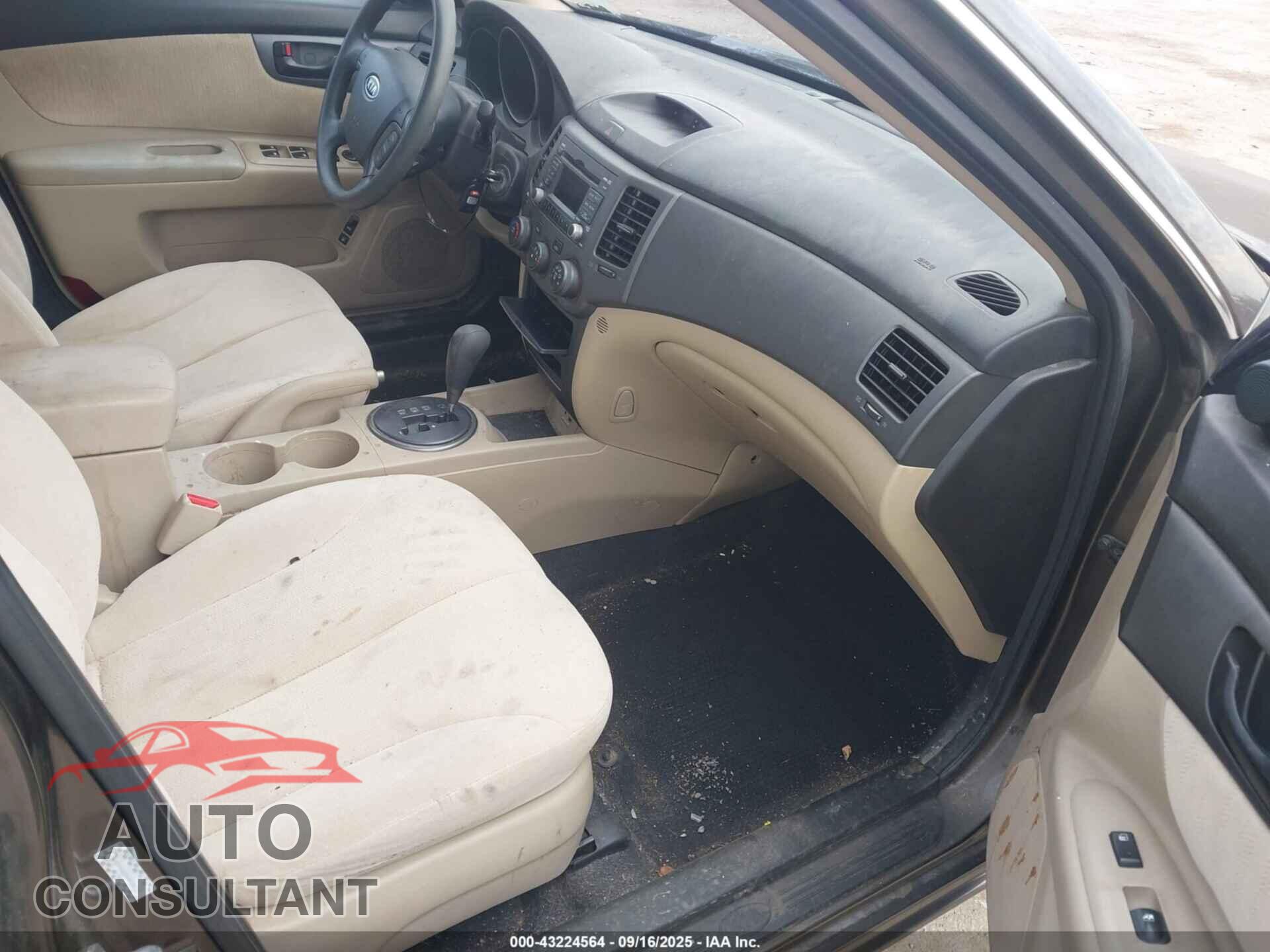 KIA OPTIMA 2010 - KNAGG4A85A5414737